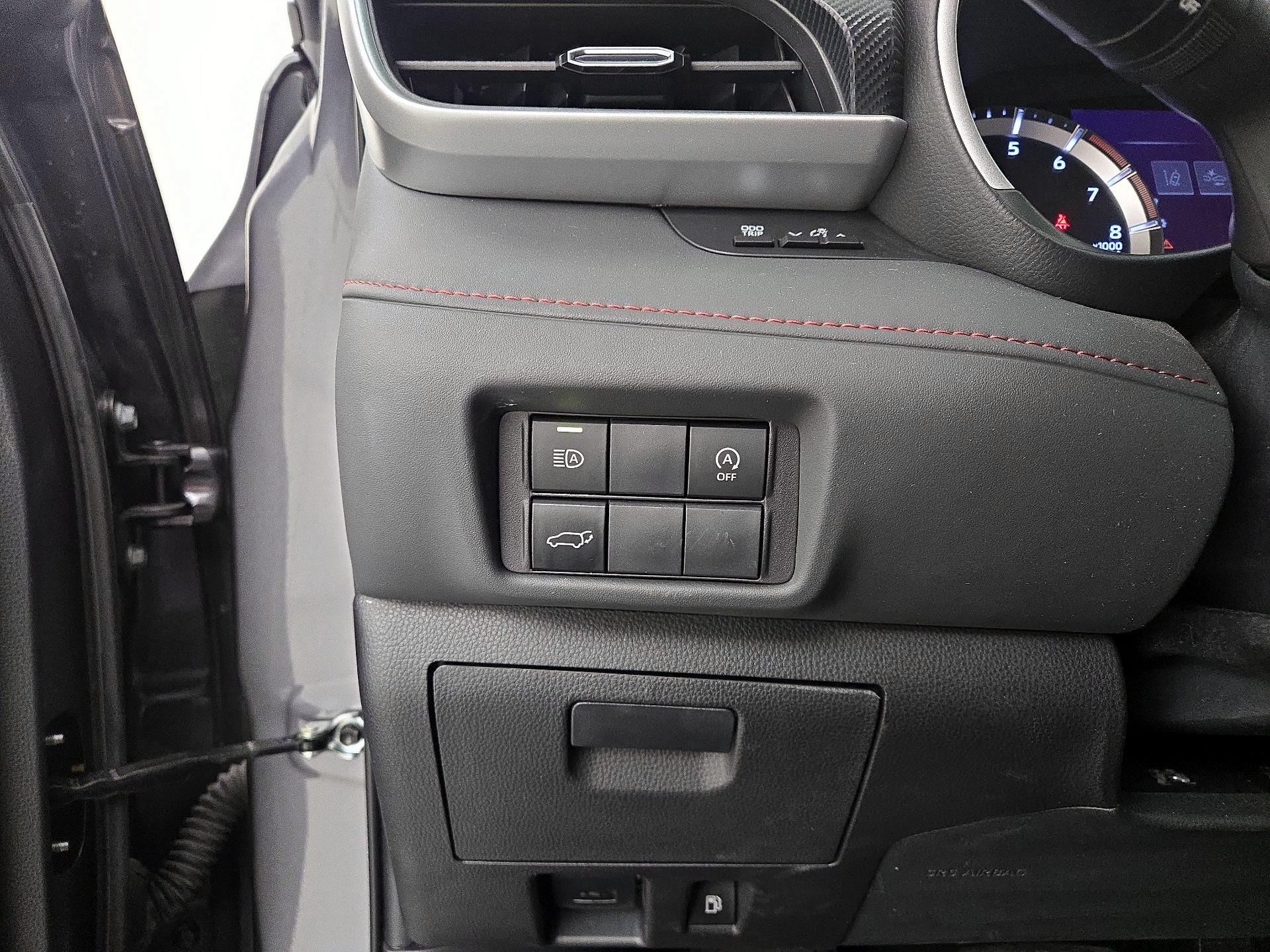 Thumbnail: 2023 Toyota Highlander - 13