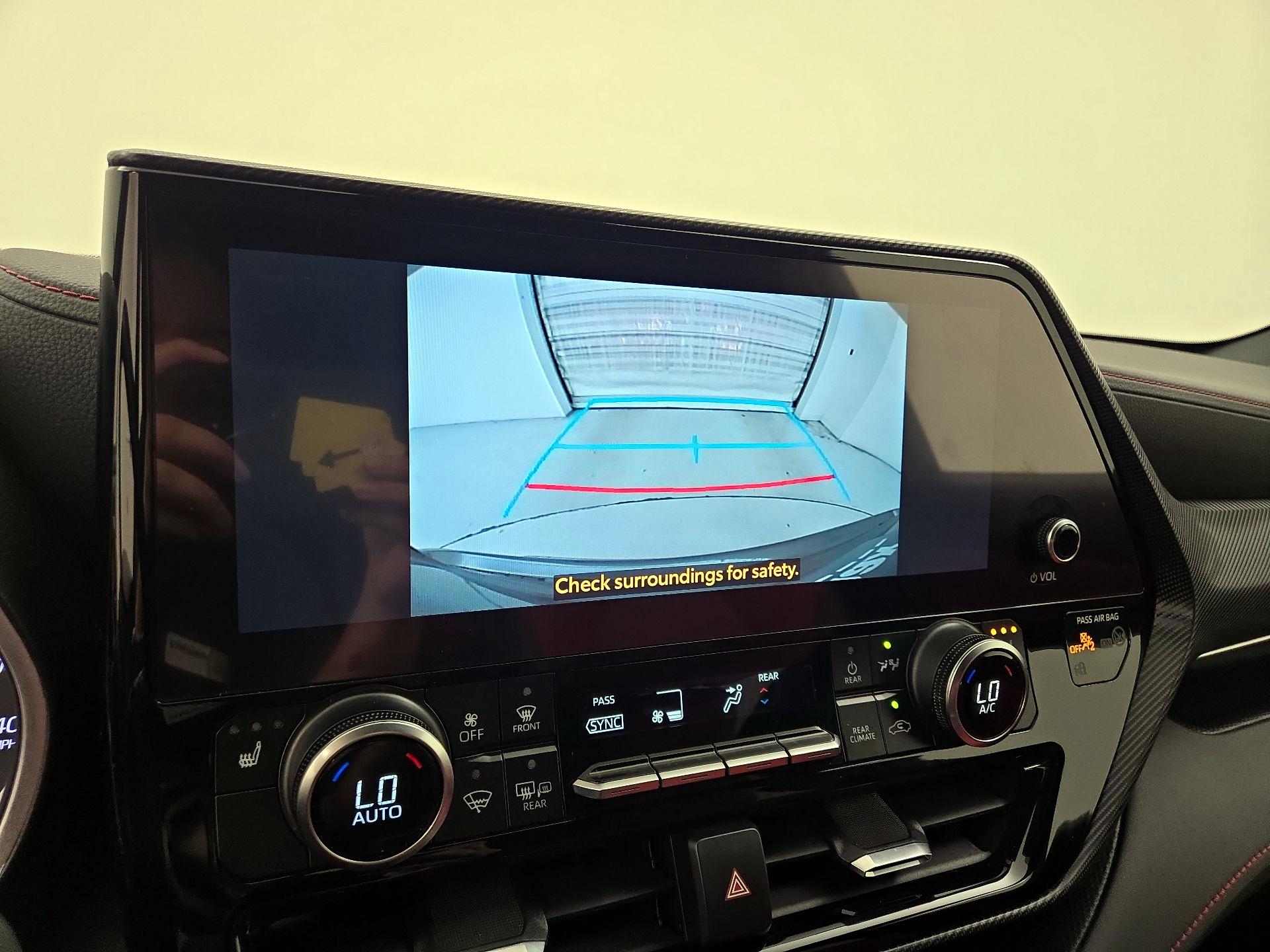 Thumbnail: 2023 Toyota Highlander - 15