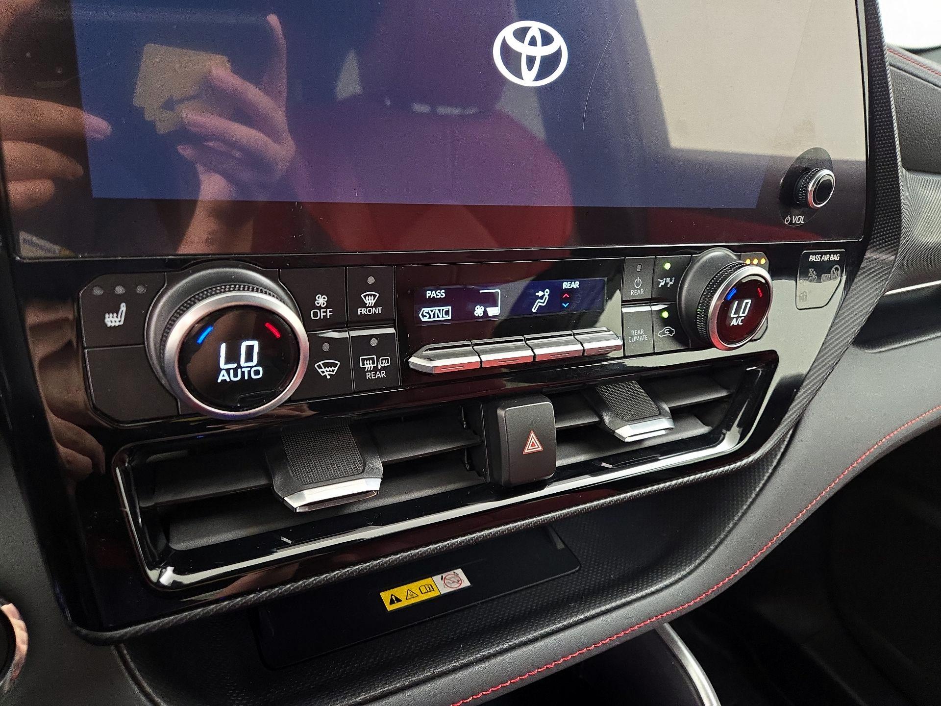 Thumbnail: 2023 Toyota Highlander - 17