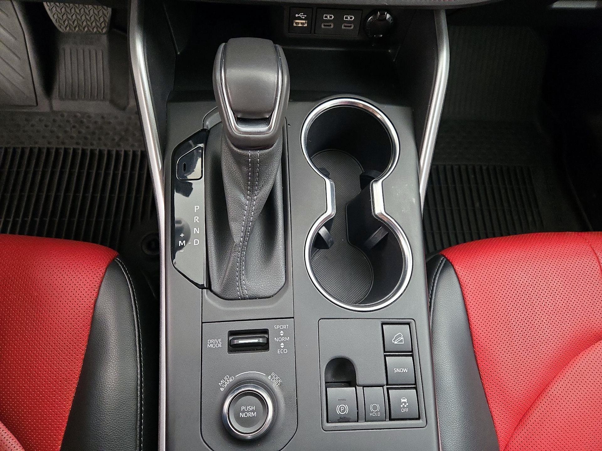 Thumbnail: 2023 Toyota Highlander - 18