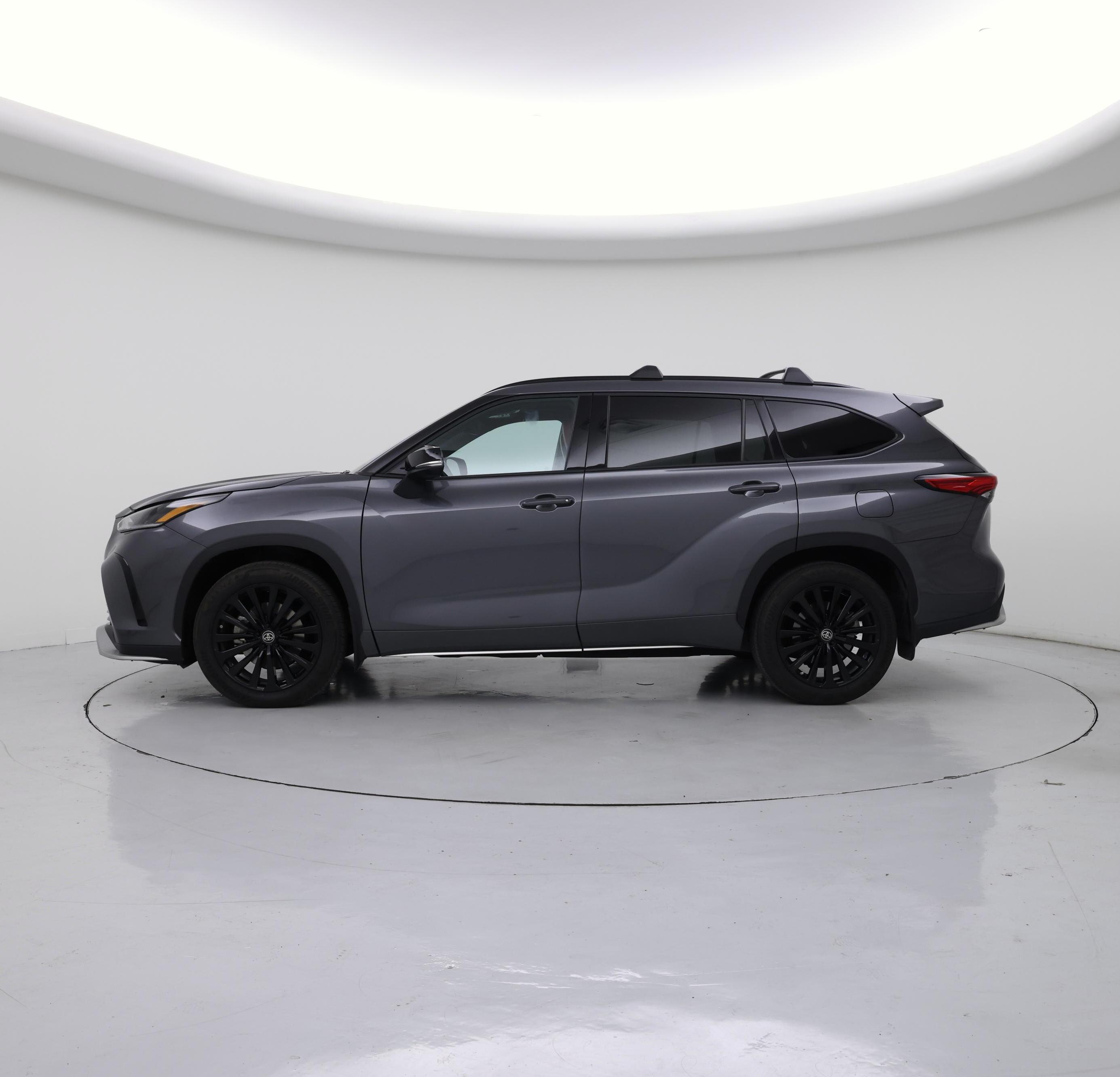 Thumbnail: 2023 Toyota Highlander - 3