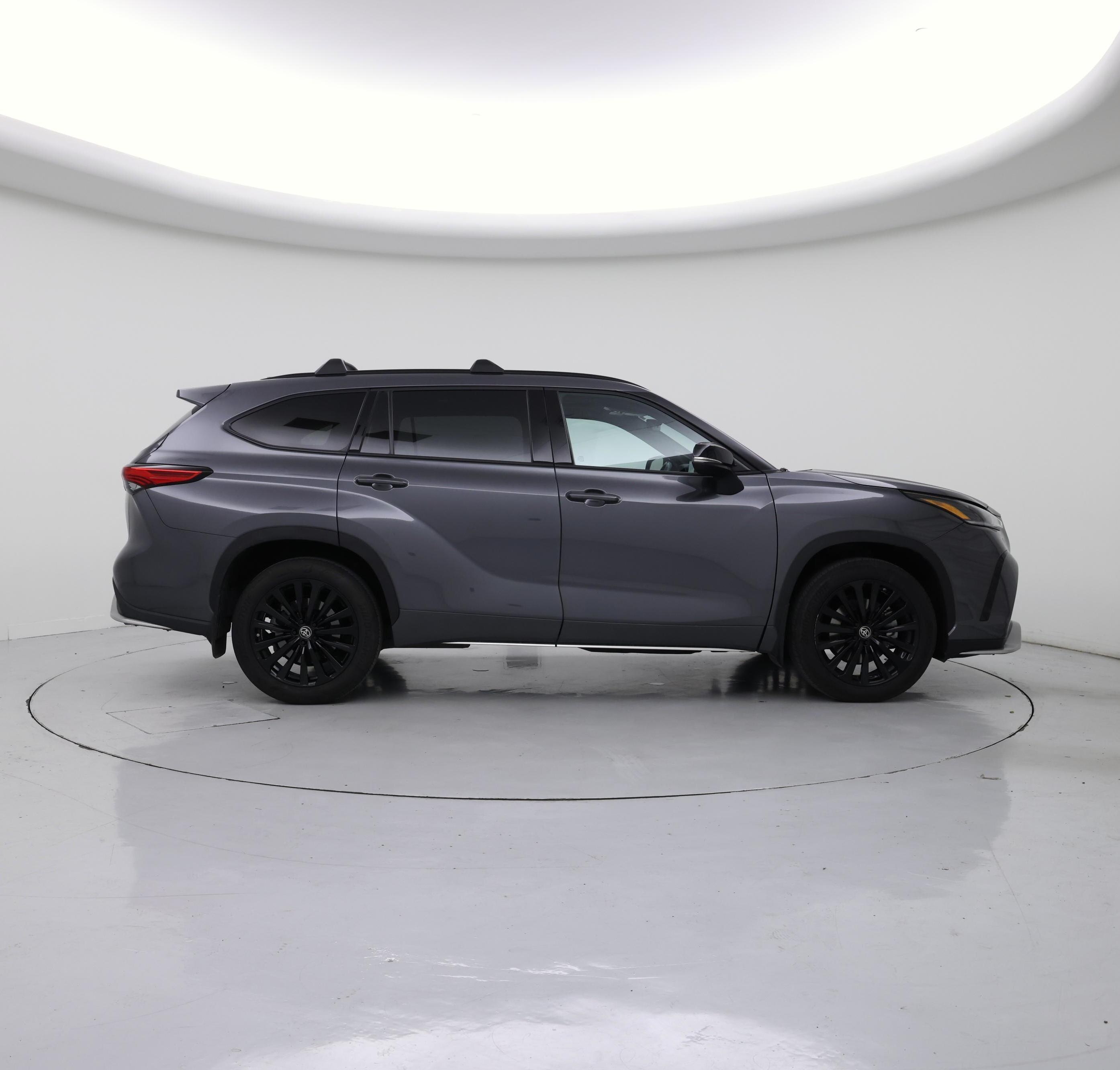 Thumbnail: 2023 Toyota Highlander - 7