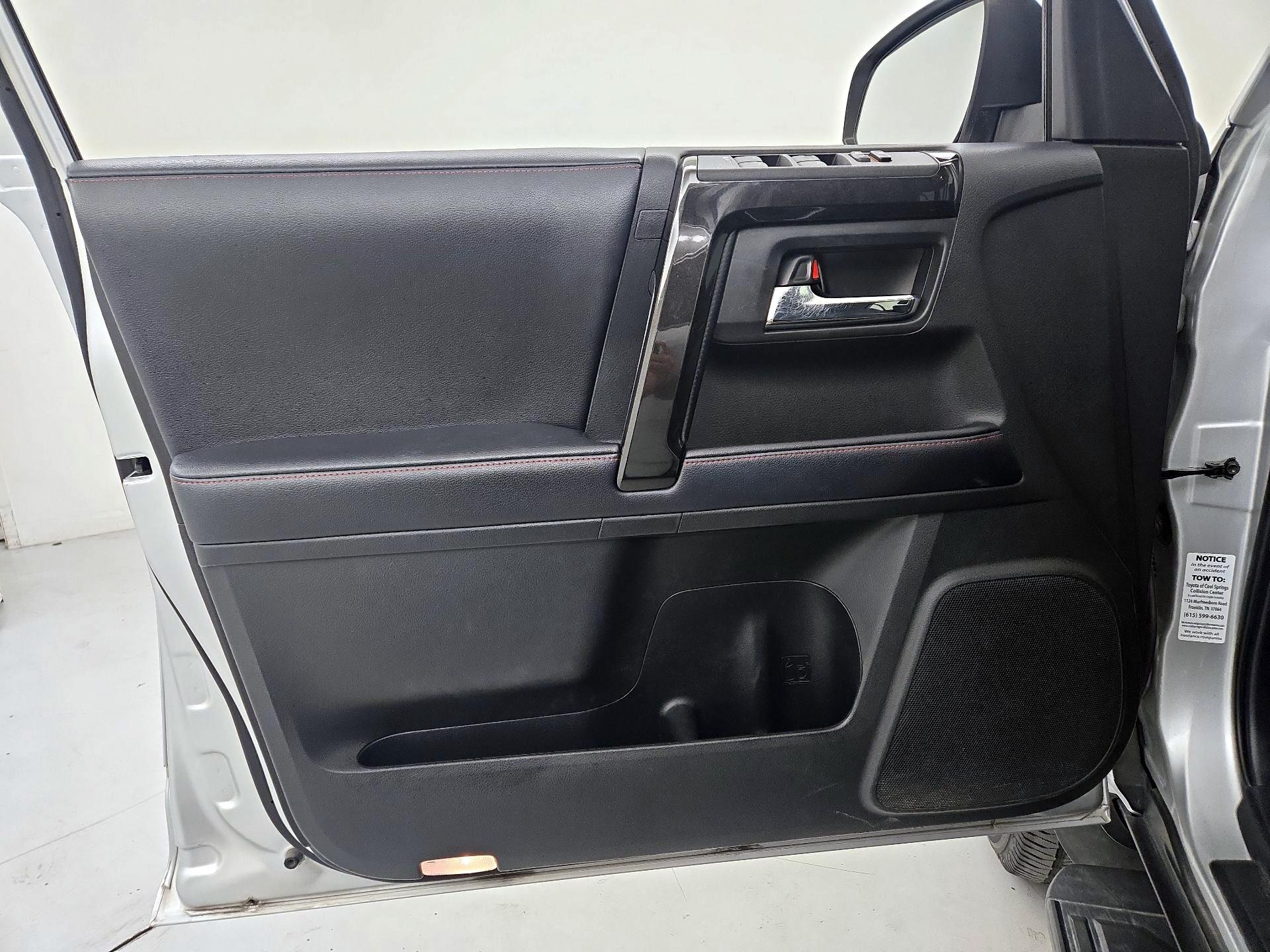 Thumbnail: 2019 Toyota 4Runner - 12