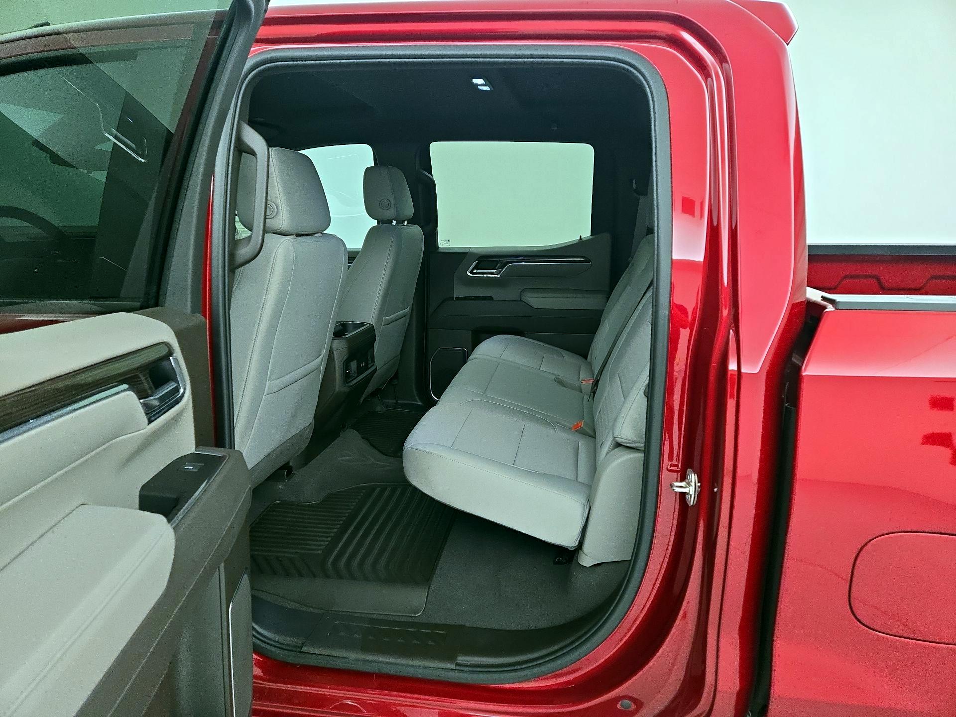 Thumbnail: 2025 Chevrolet Silverado 1500 - 19