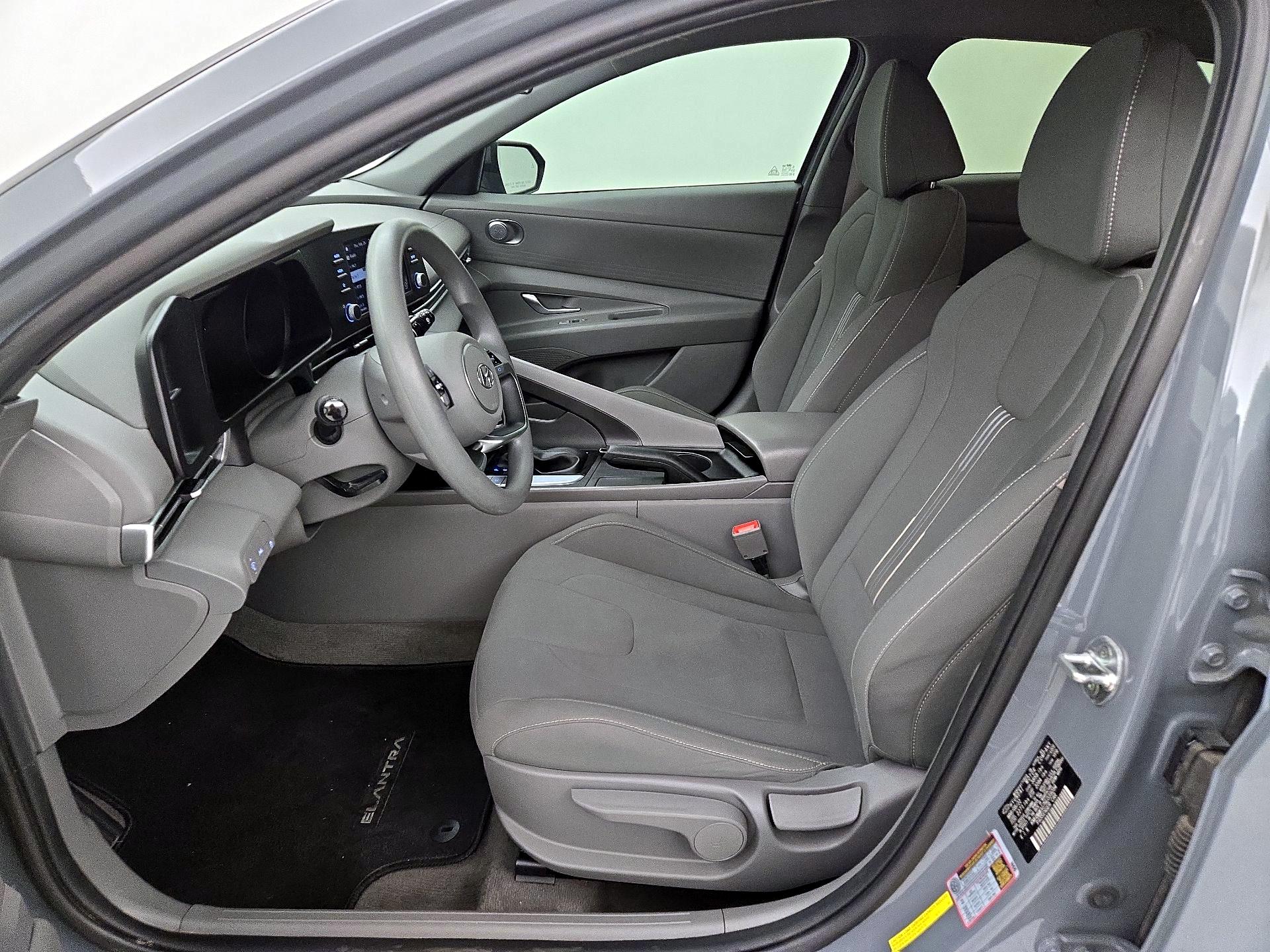 Thumbnail: 2022 Hyundai Elantra - 11