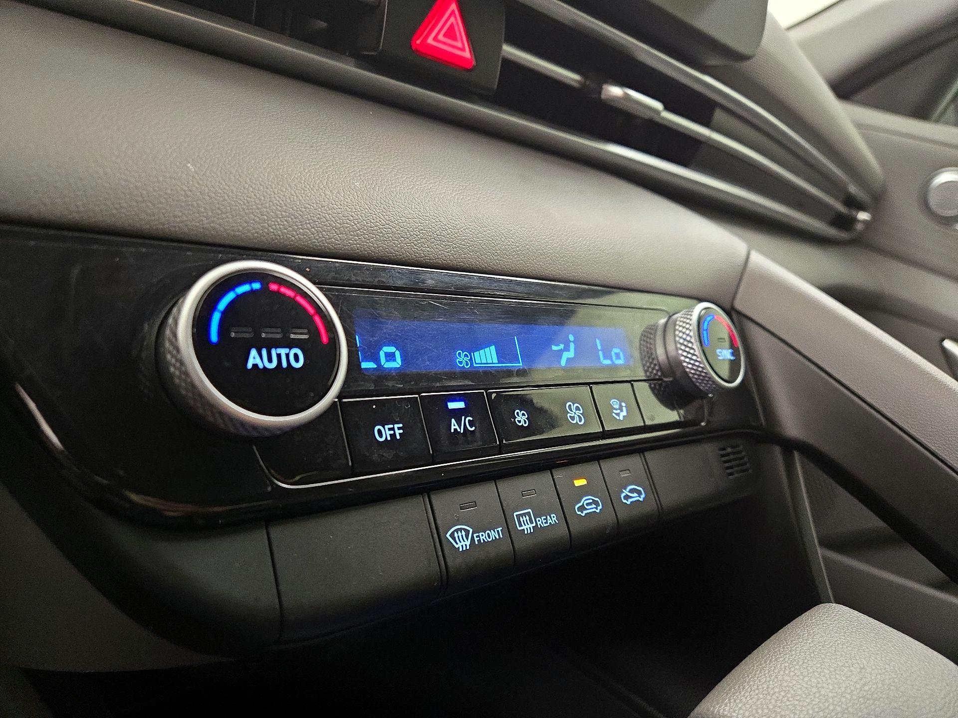 Thumbnail: 2022 Hyundai Elantra - 16