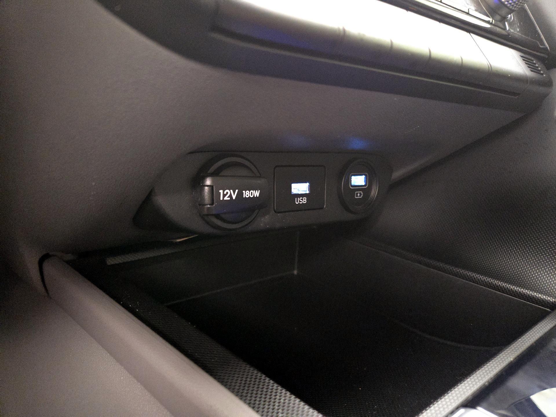 Thumbnail: 2022 Hyundai Elantra - 18