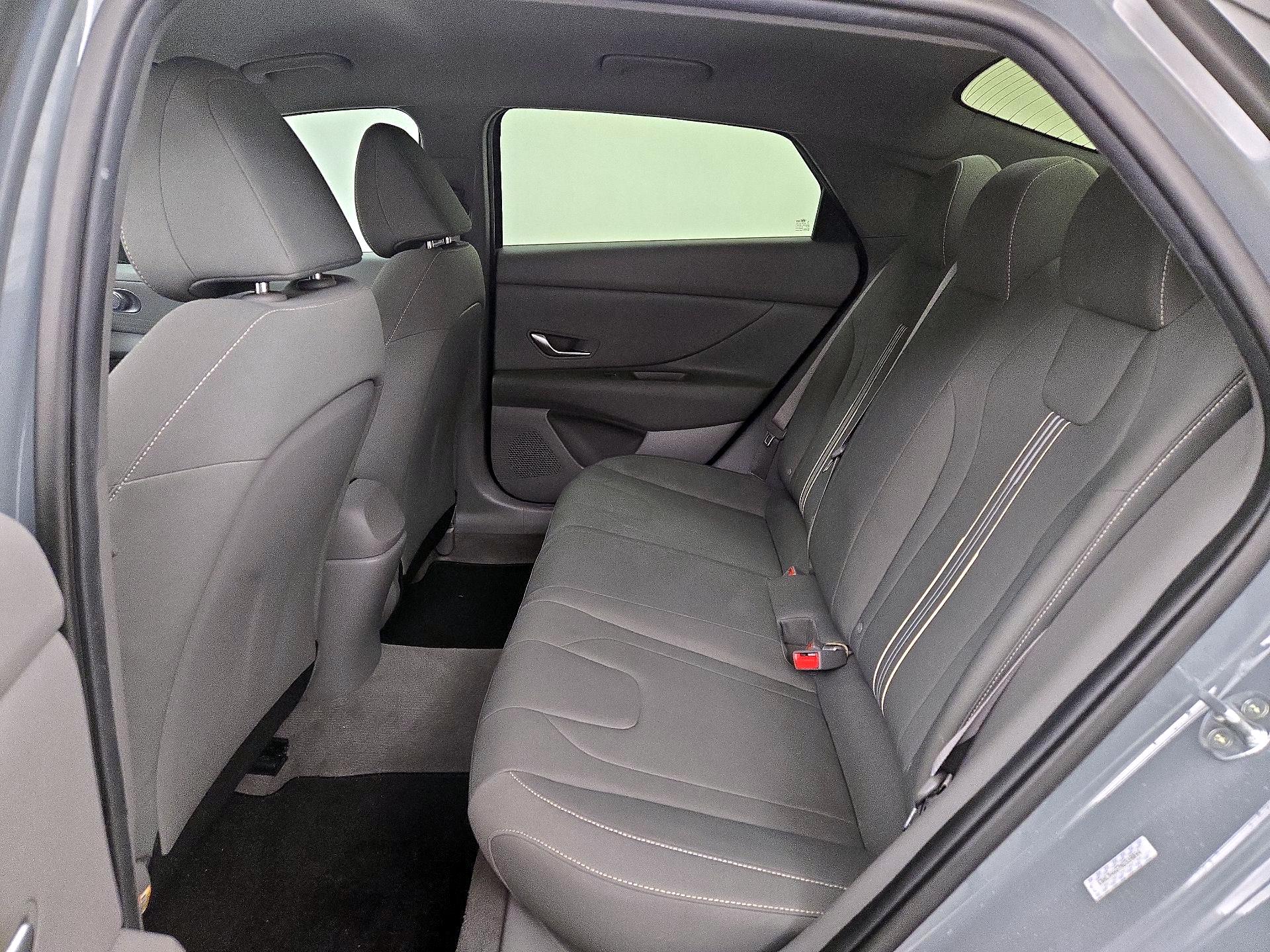 Thumbnail: 2022 Hyundai Elantra - 19