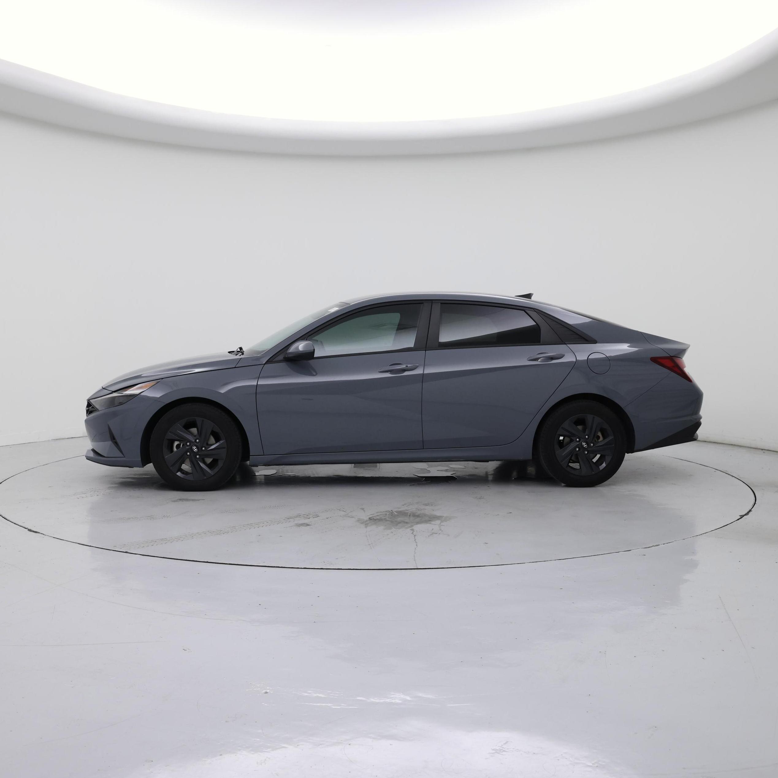 Thumbnail: 2022 Hyundai Elantra - 3