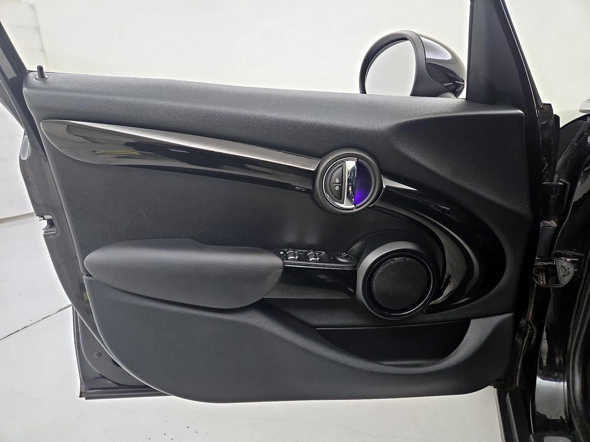 Thumbnail: 2019 MINI Cooper Hardtop - 12