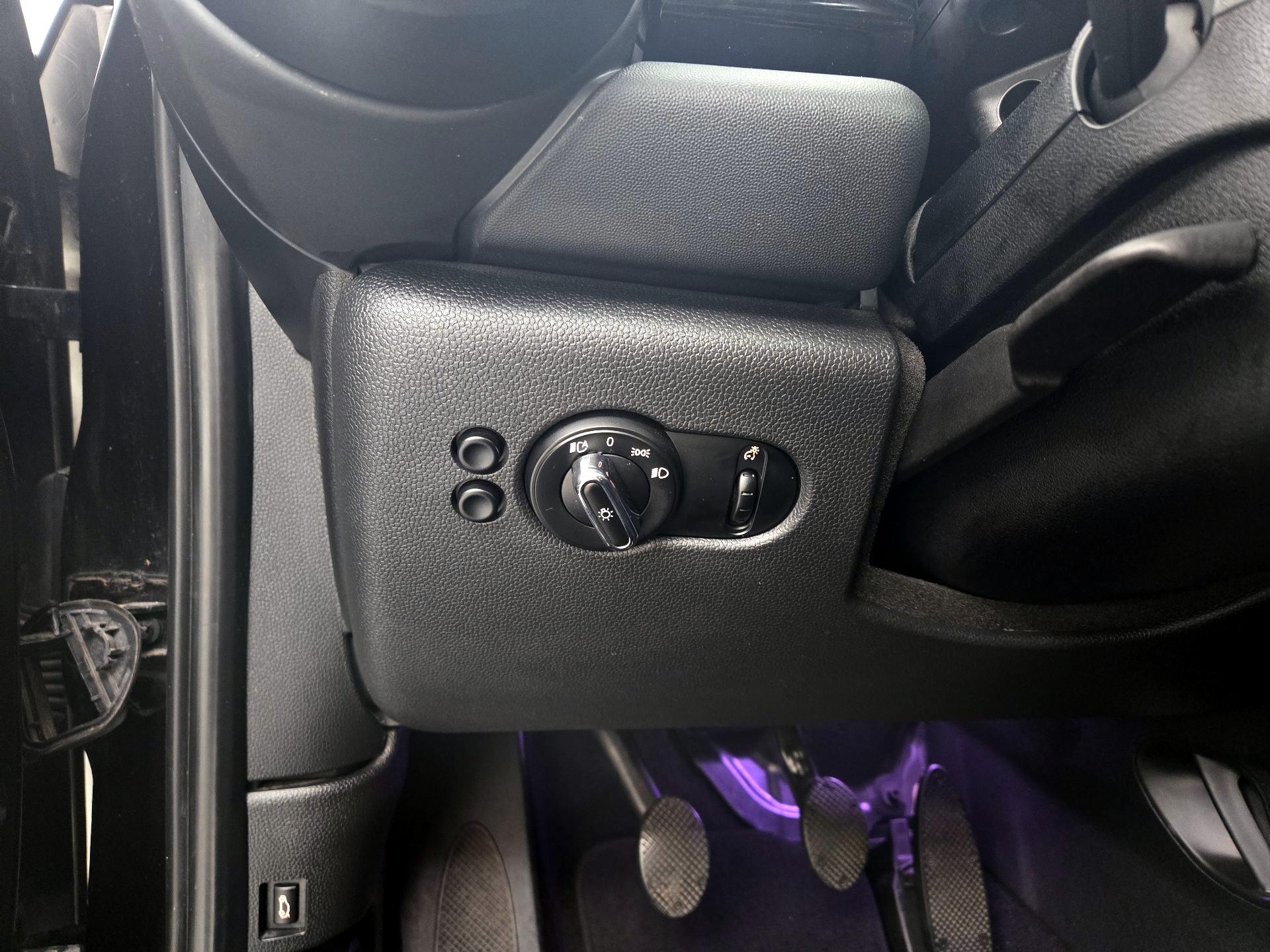 Thumbnail: 2019 MINI Cooper Hardtop - 13