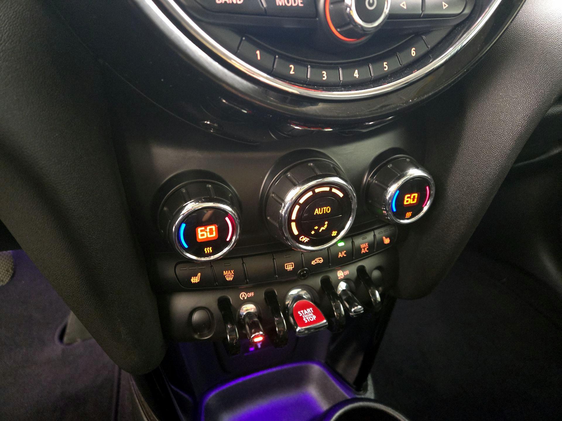 Thumbnail: 2019 MINI Cooper Hardtop - 16