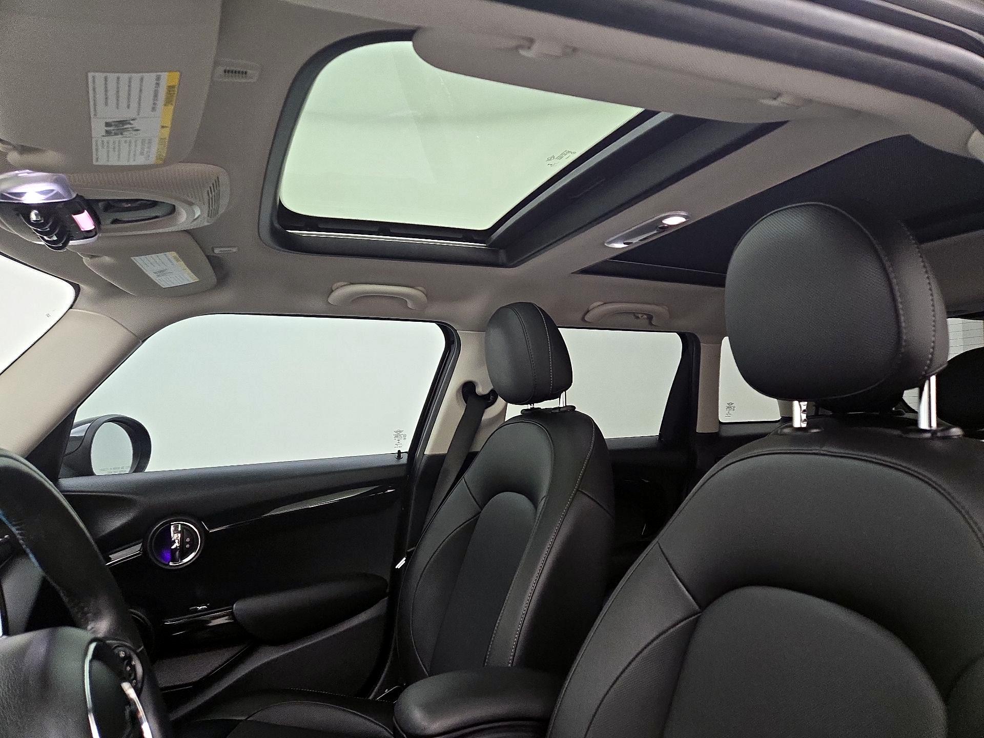 Thumbnail: 2019 MINI Cooper Hardtop - 19