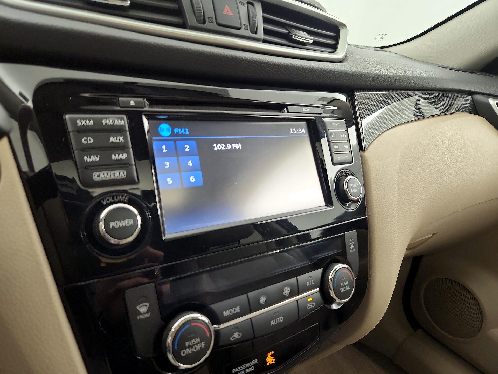 Thumbnail: 2015 Nissan Rogue - 15