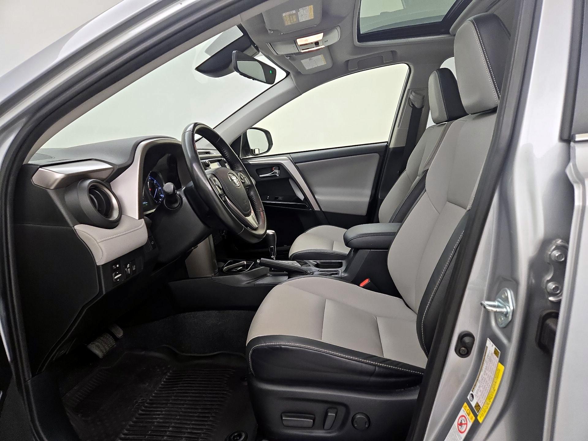 Thumbnail: 2018 Toyota RAV4 - 11