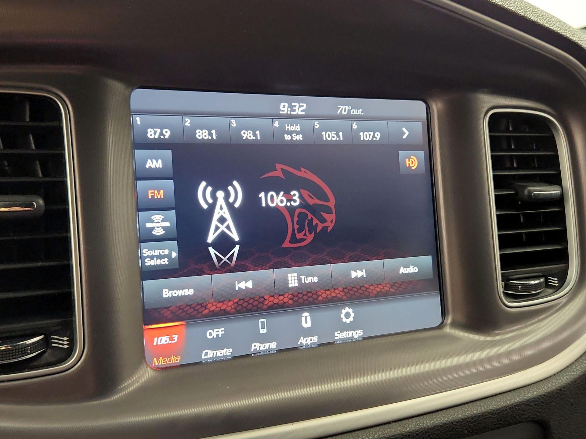 Thumbnail: 2022 Dodge Charger - 15