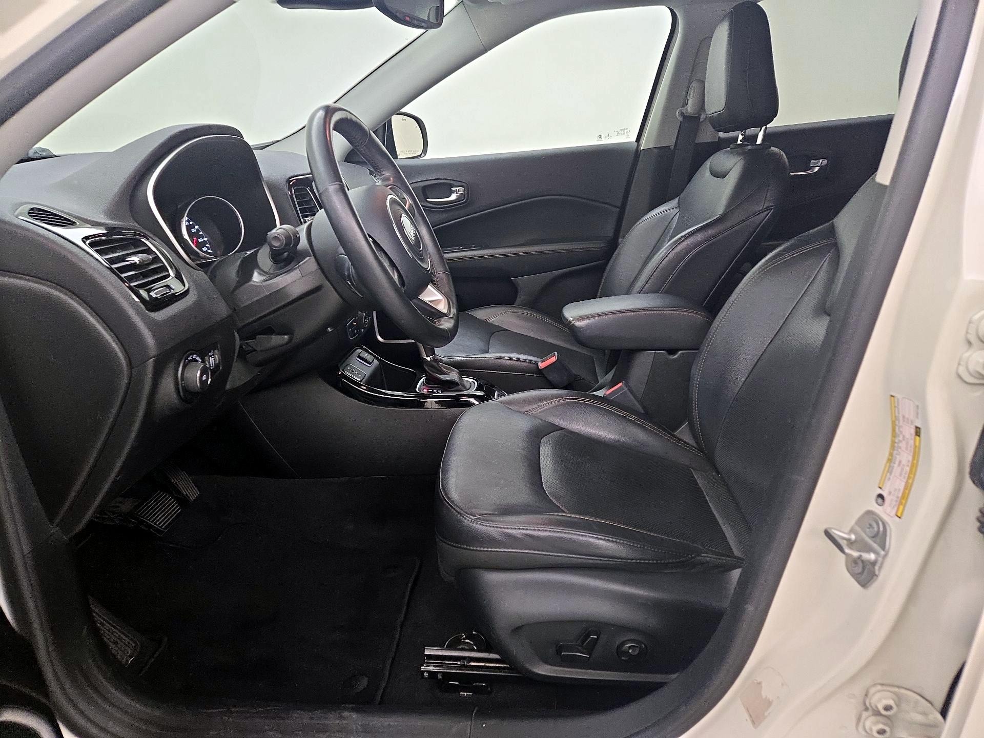 Thumbnail: 2018 Jeep Compass - 11