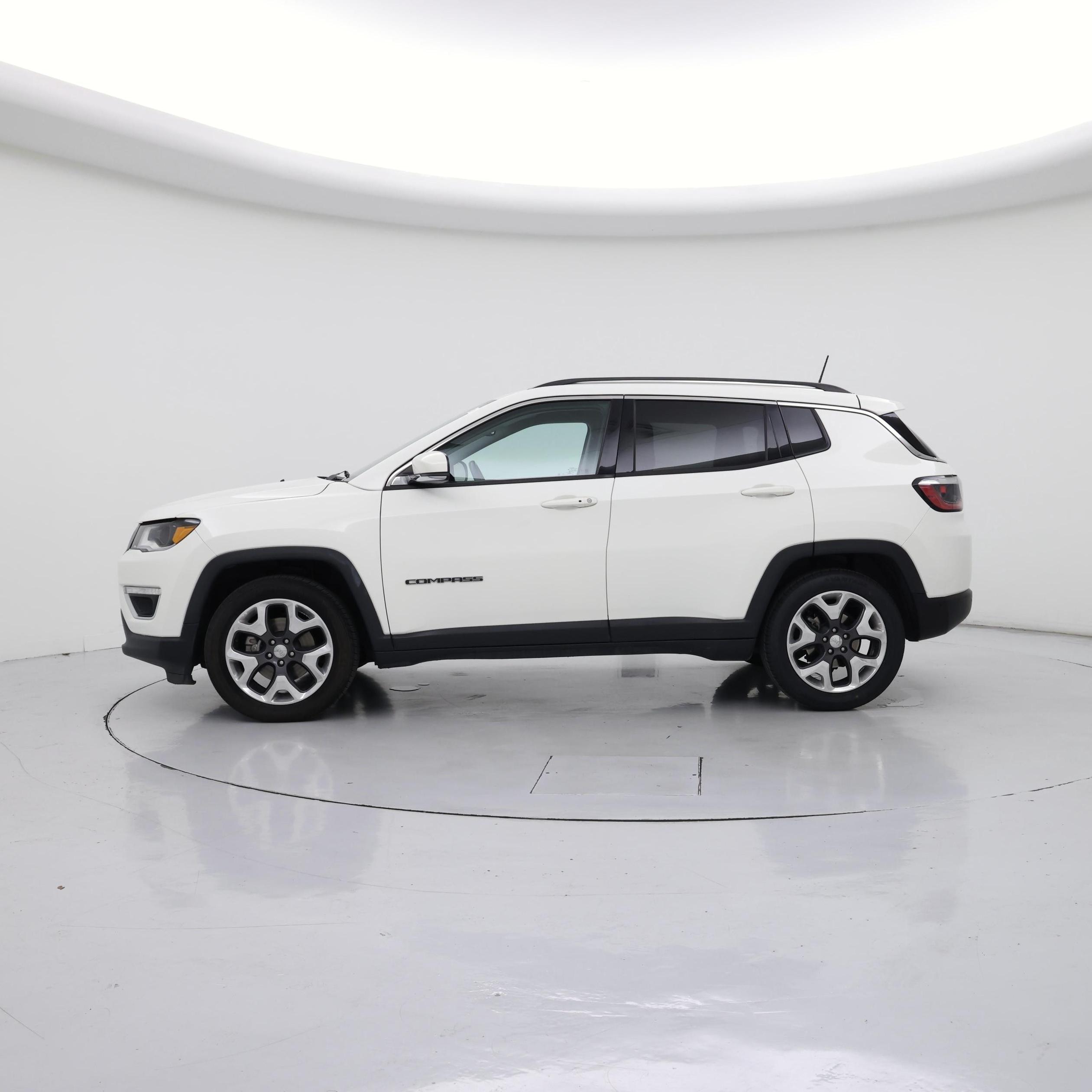 Thumbnail: 2018 Jeep Compass - 3
