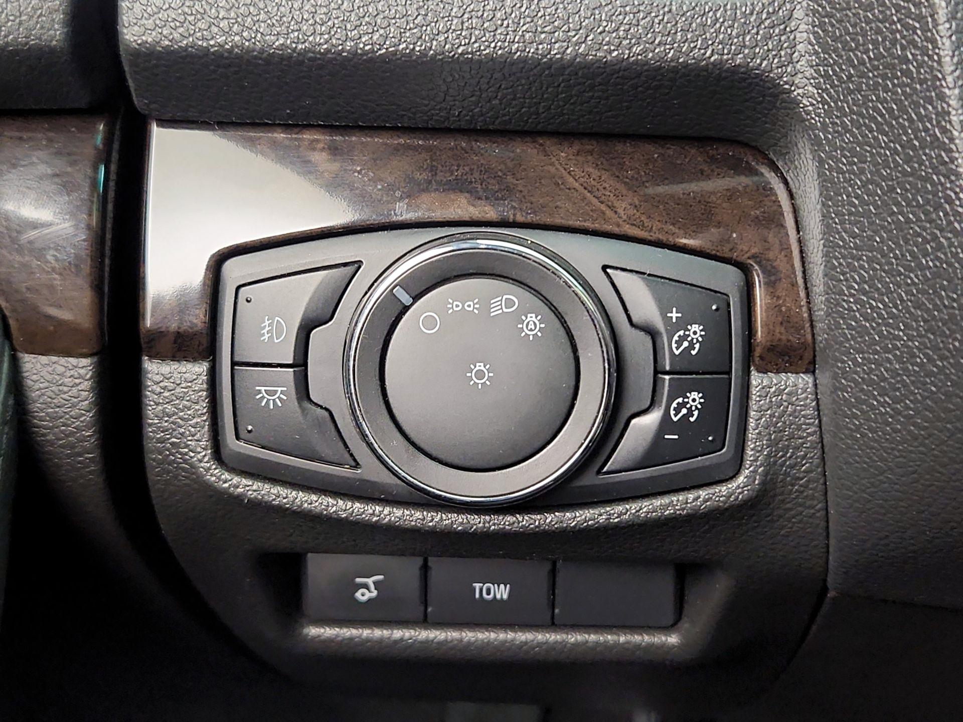 Thumbnail: 2014 Ford Explorer - 13