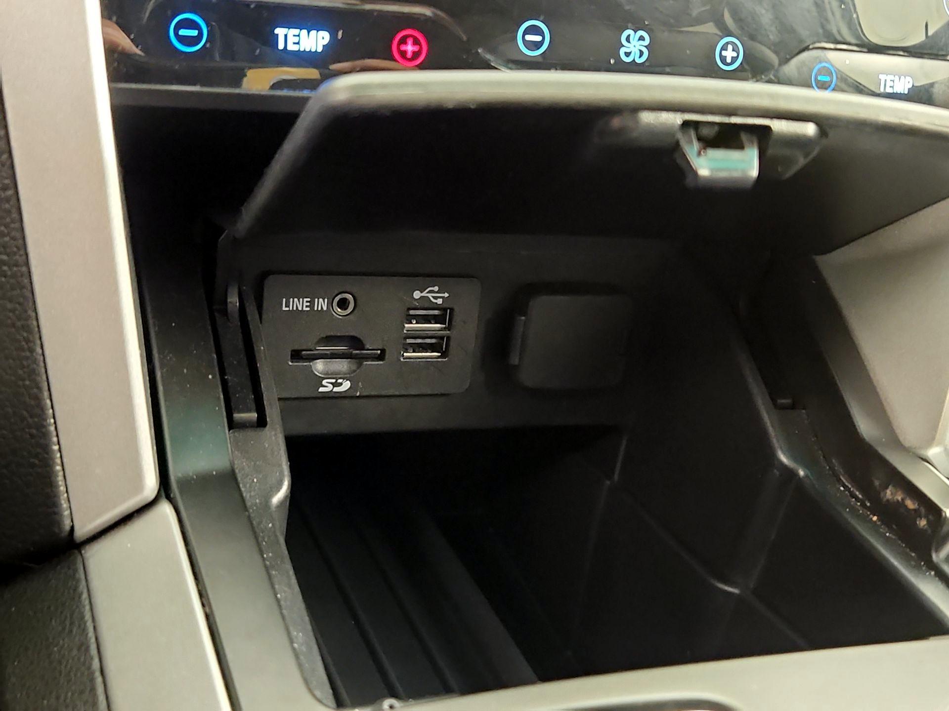 Thumbnail: 2014 Ford Explorer - 19