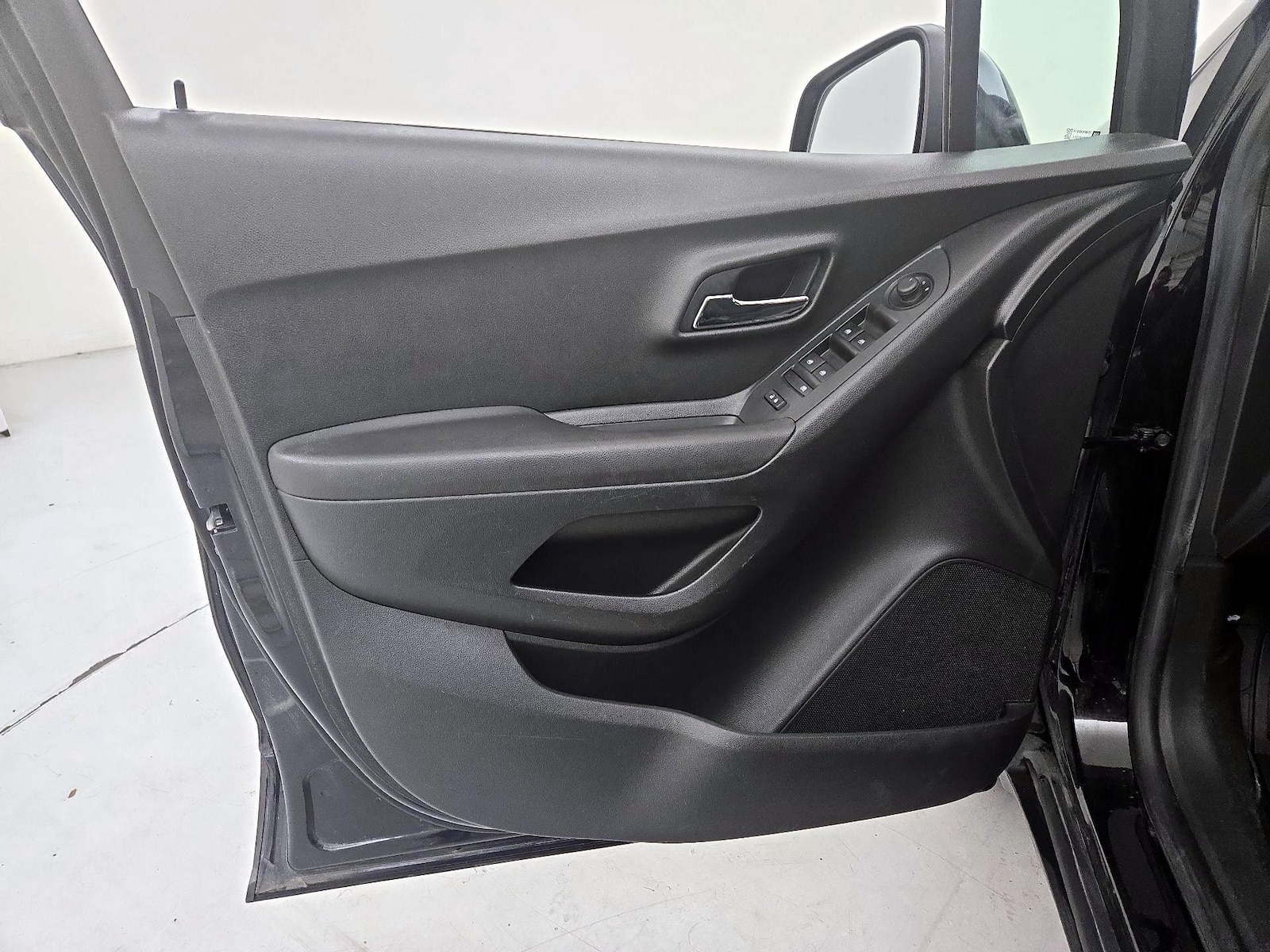 2020 Chevrolet Trax LS - Photo 13