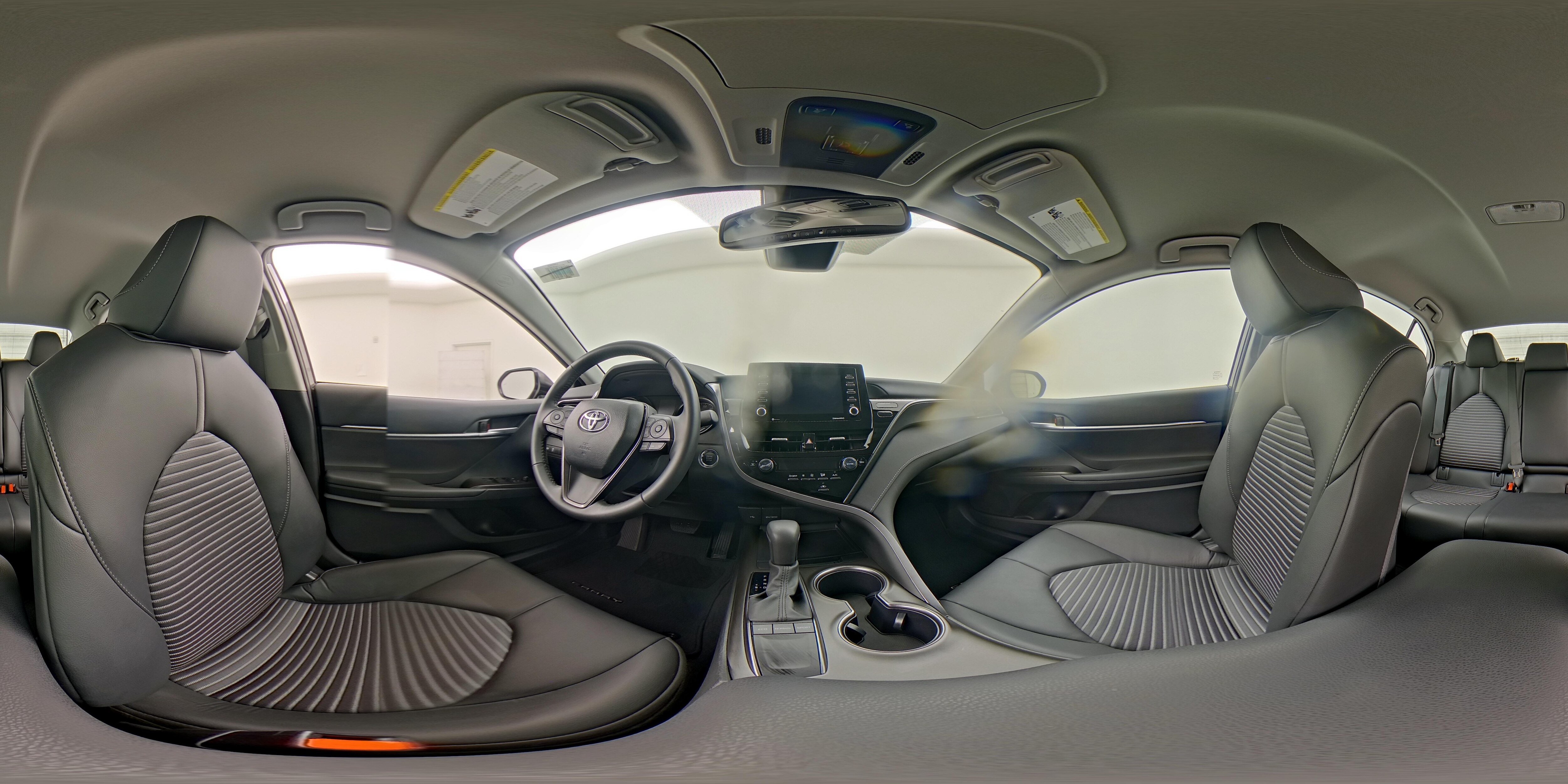 2024 Toyota Camry SE - Photo 25