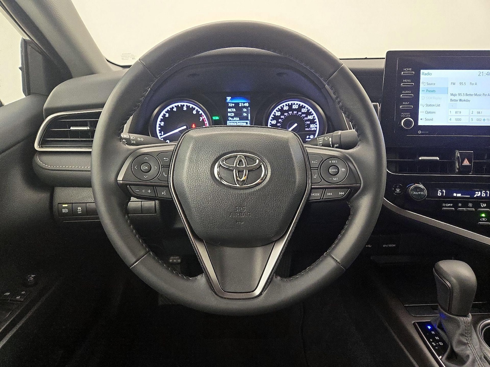 2024 Toyota Camry SE - Photo 11