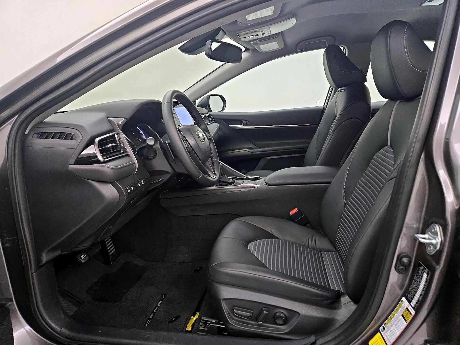 2024 Toyota Camry SE - Photo 12