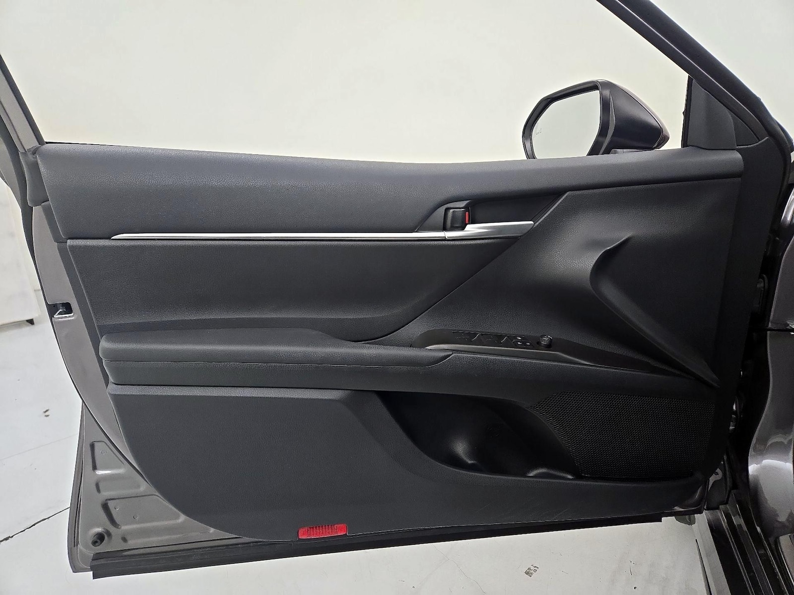 2024 Toyota Camry SE - Photo 13