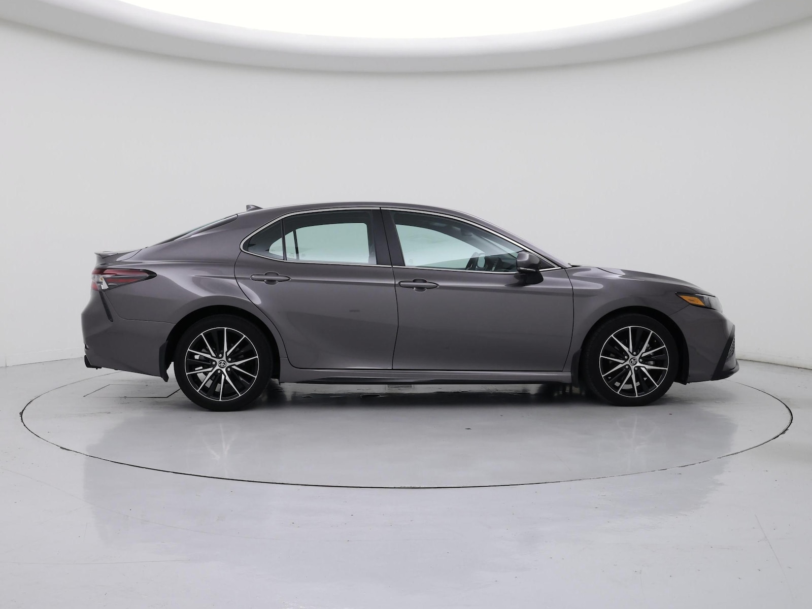 2024 Toyota Camry SE - Photo 8