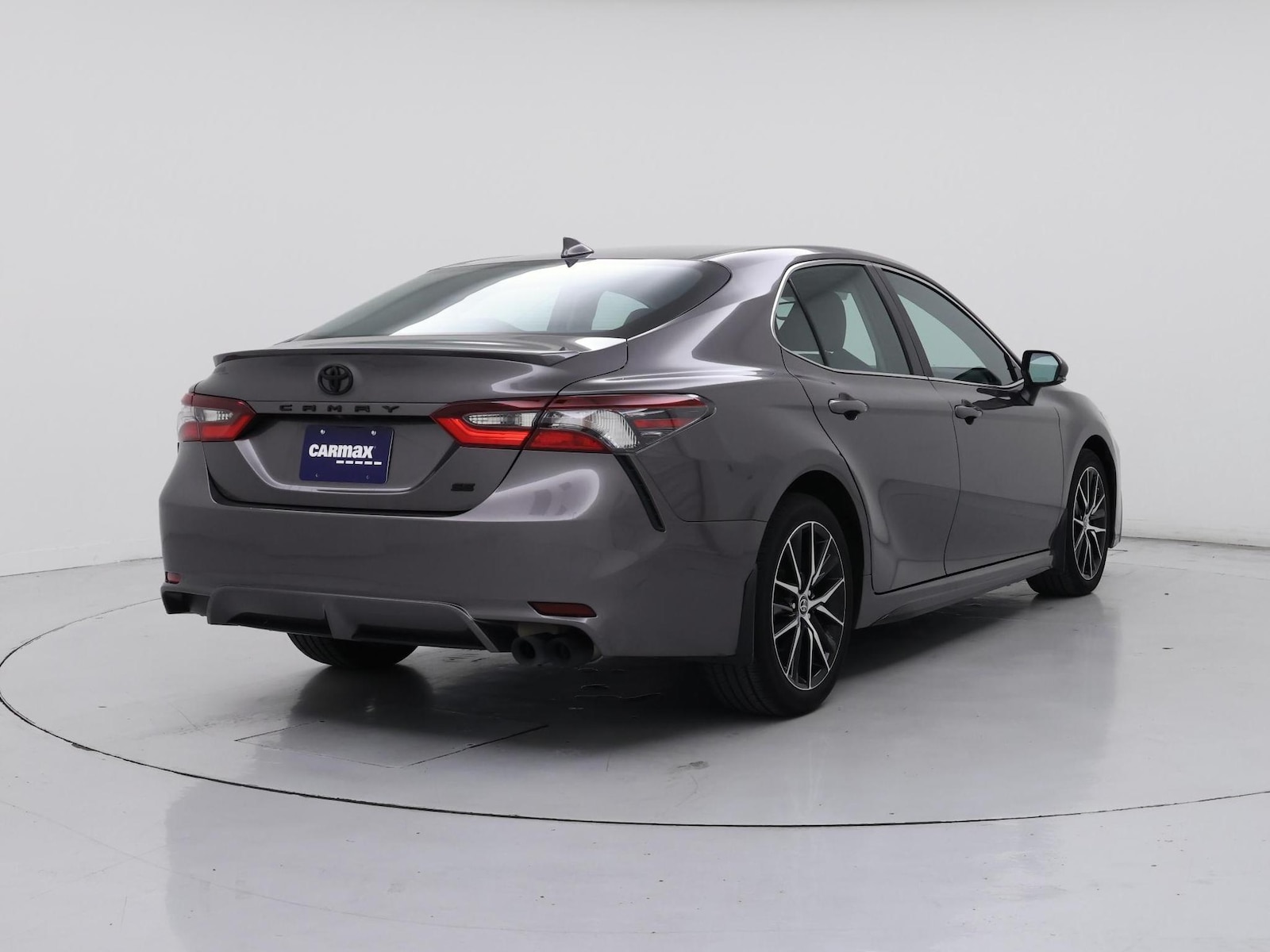 2024 Toyota Camry SE - Photo 9