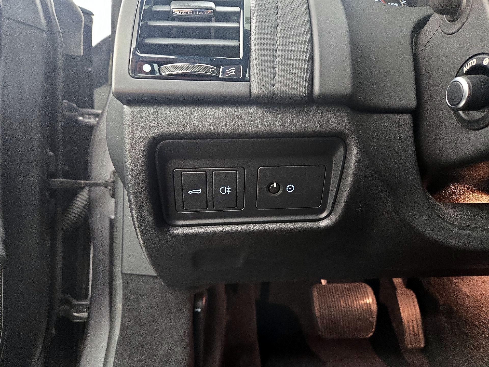 Thumbnail: 2016 Jaguar F-Type - 13