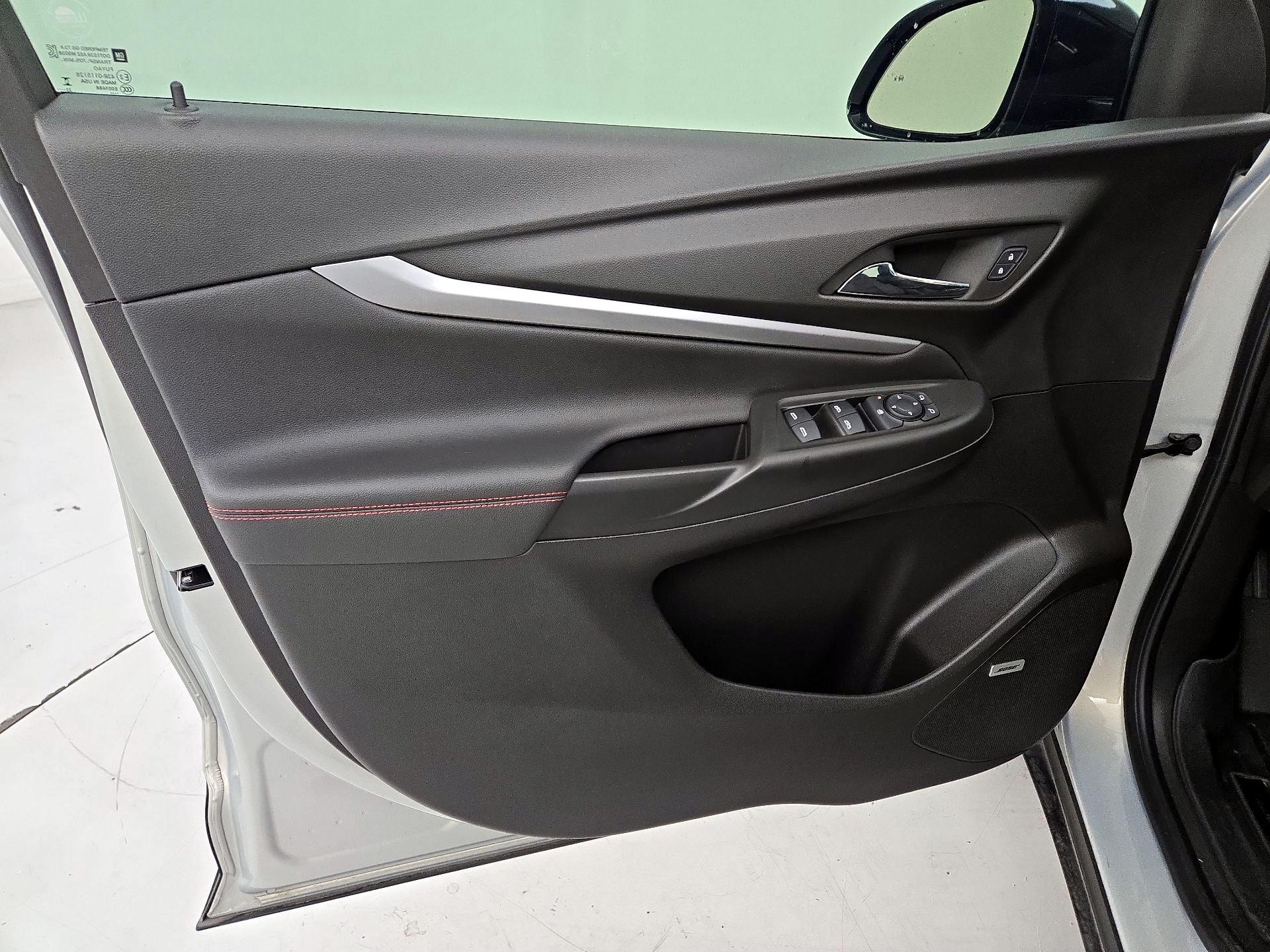 Thumbnail: 2023 Chevrolet Bolt EUV - 12