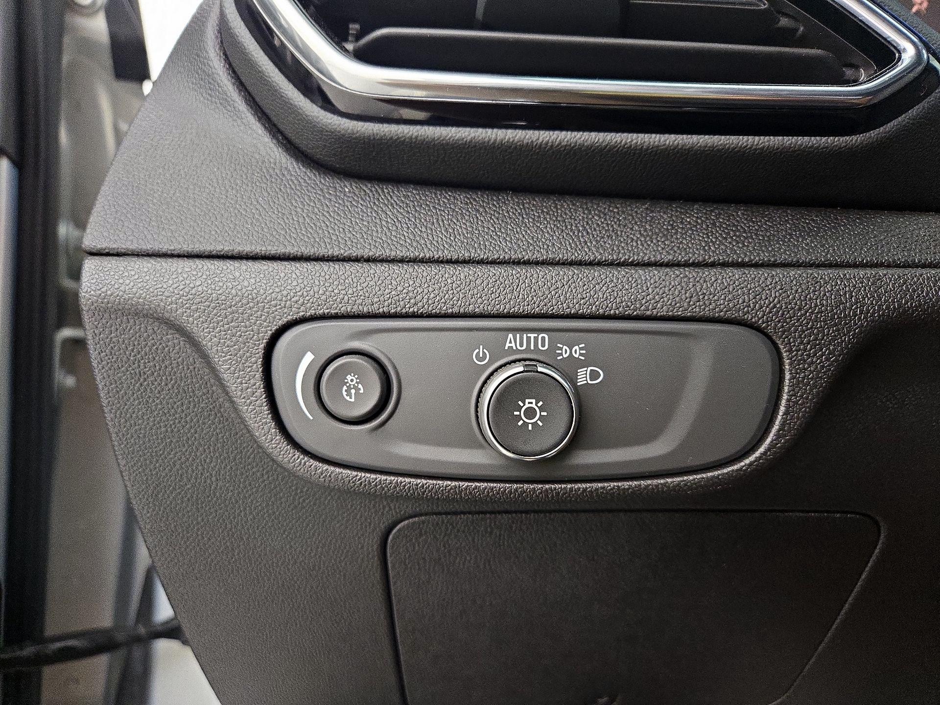 Thumbnail: 2023 Chevrolet Bolt EUV - 13