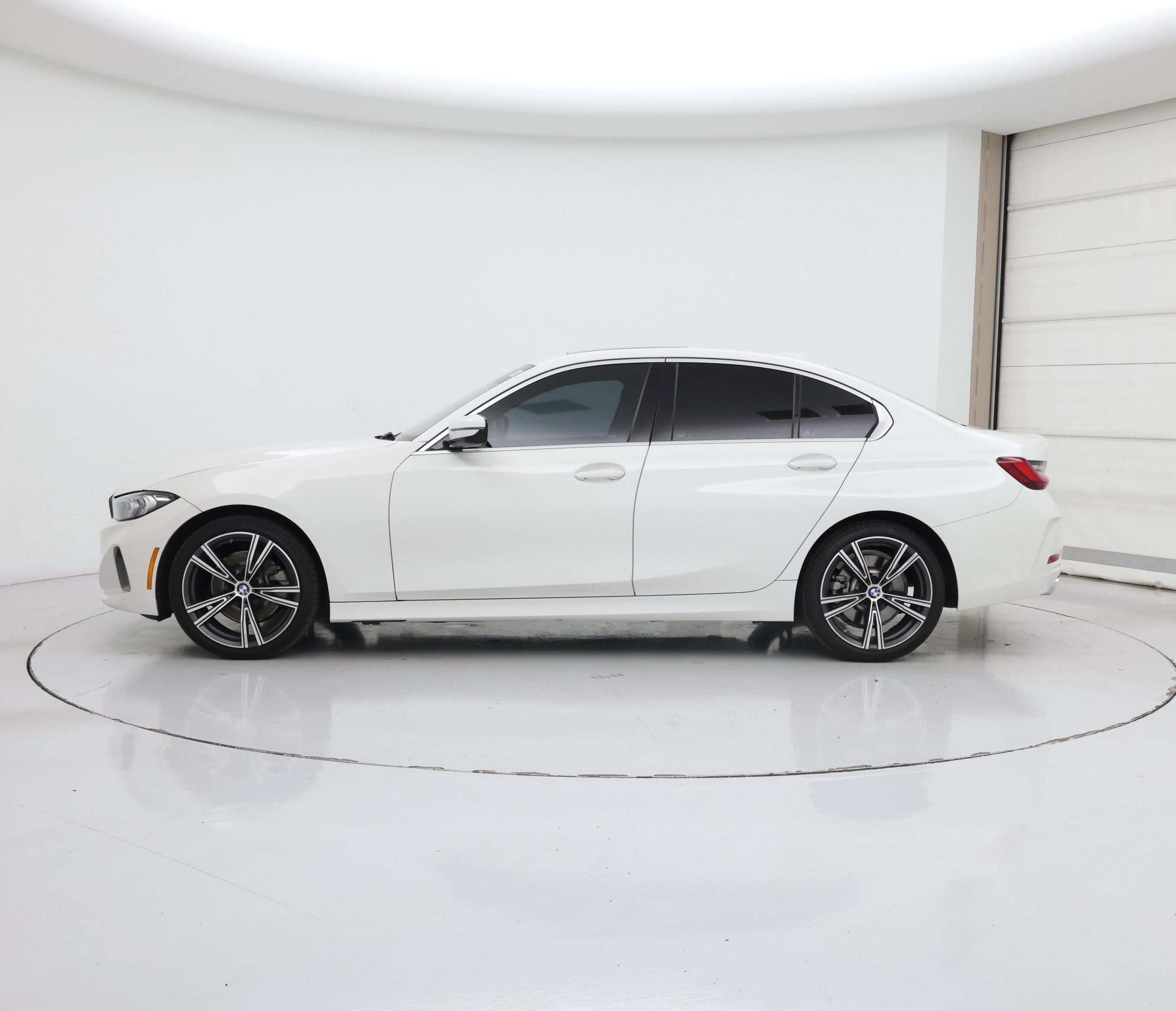 Thumbnail: 2024 BMW 3 Series - 3