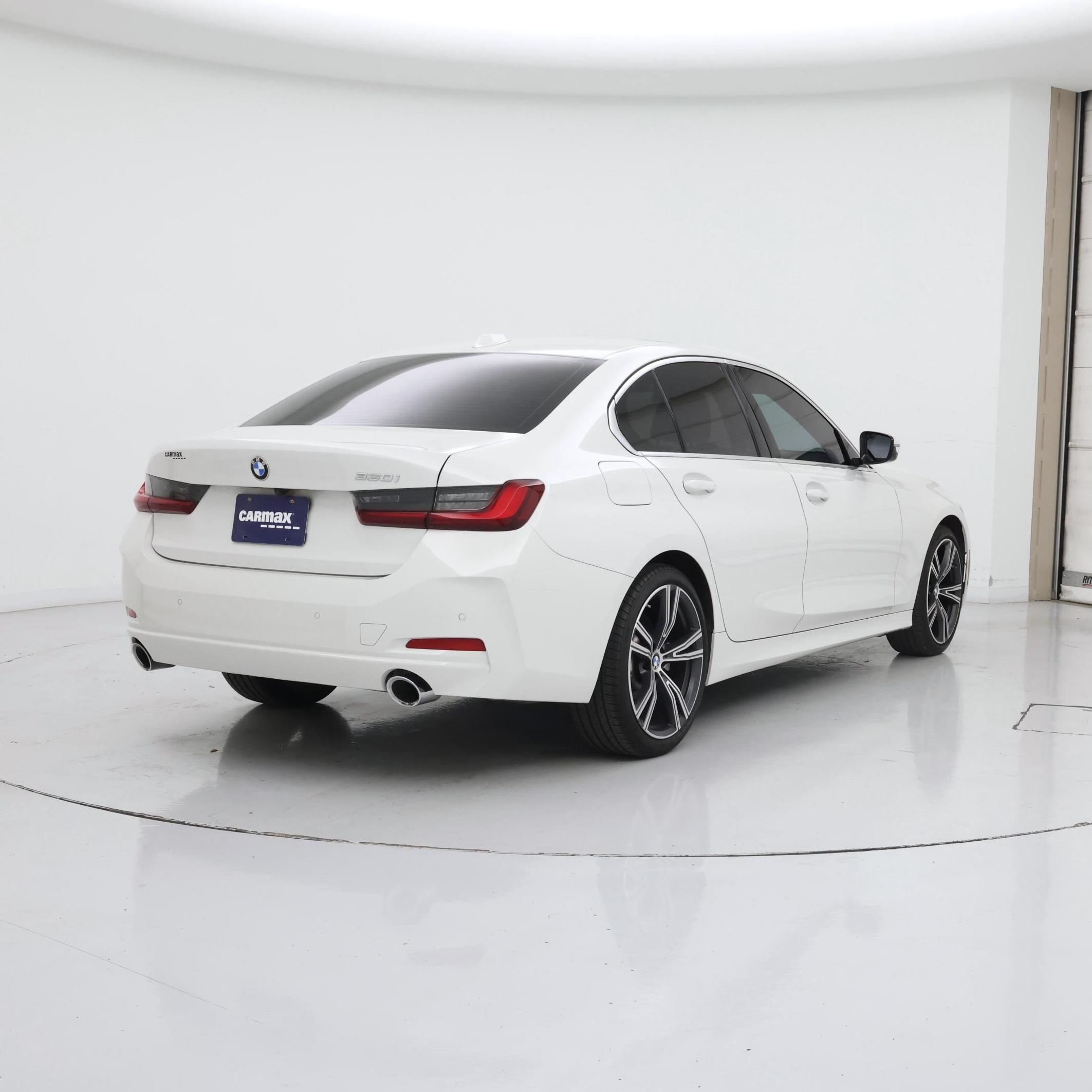 Thumbnail: 2024 BMW 3 Series - 8