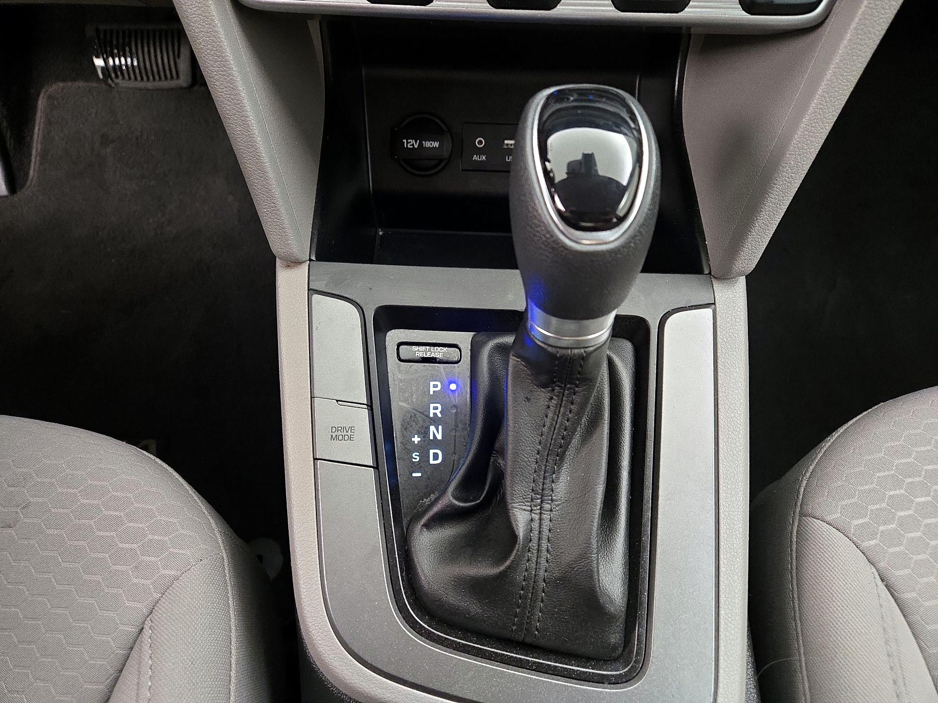 Thumbnail: 2020 Hyundai Elantra - 17