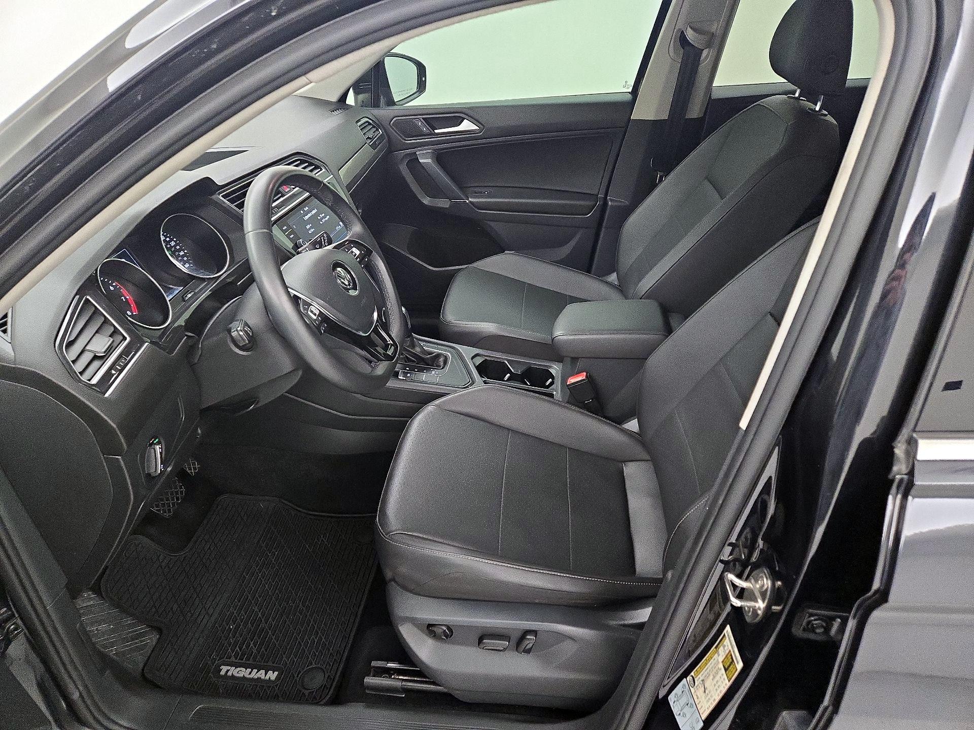 Thumbnail: 2020 Volkswagen Tiguan - 11