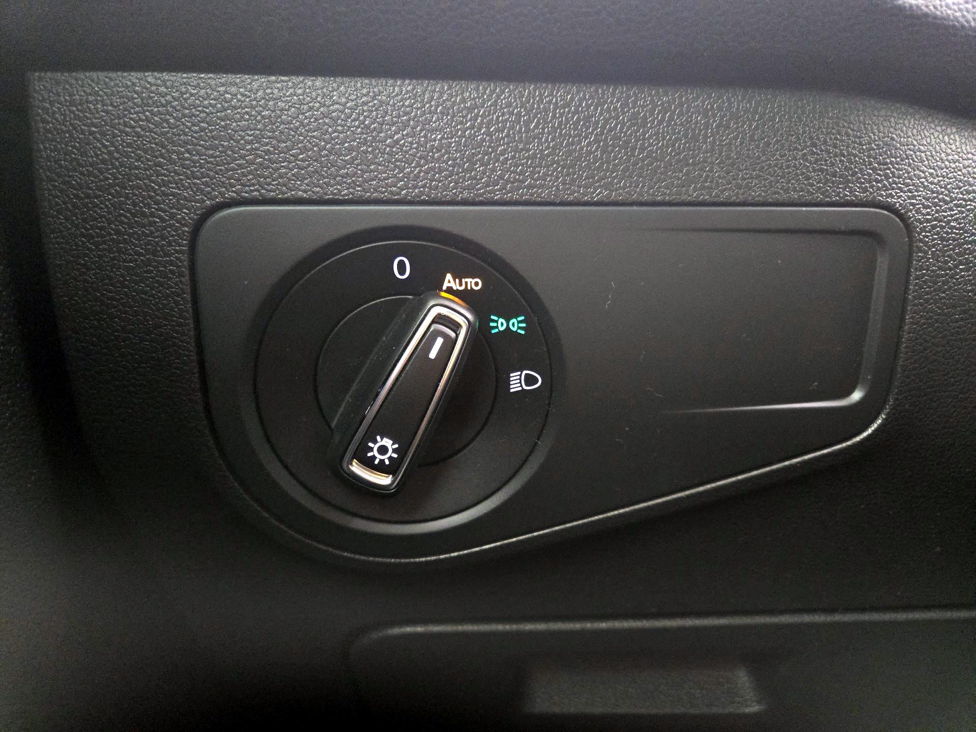 Thumbnail: 2020 Volkswagen Tiguan - 13