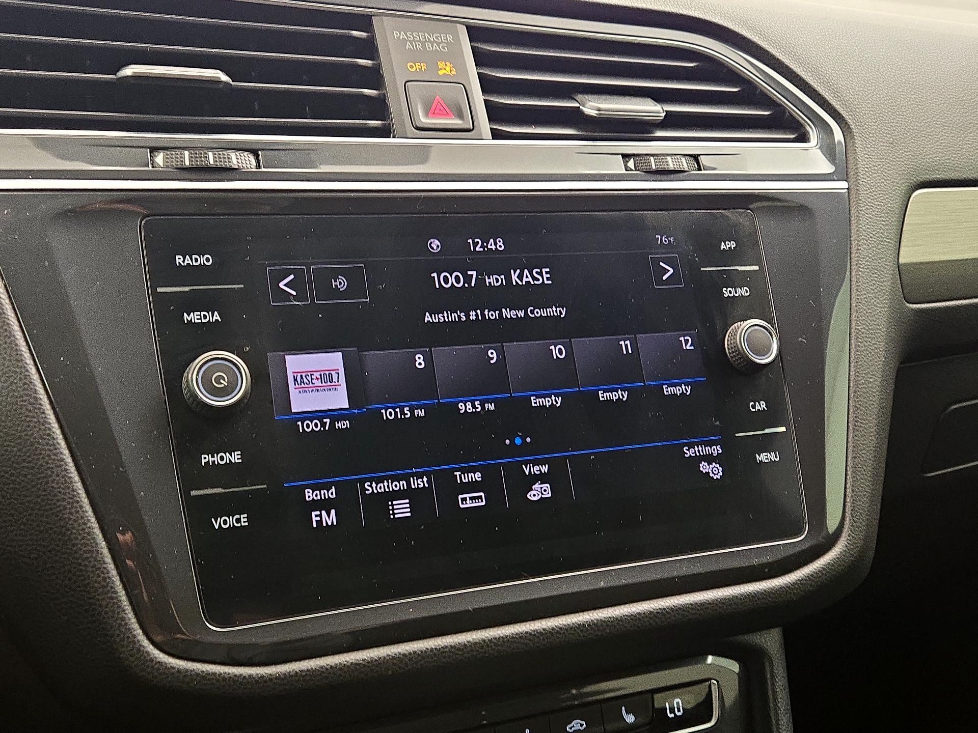 Thumbnail: 2020 Volkswagen Tiguan - 15