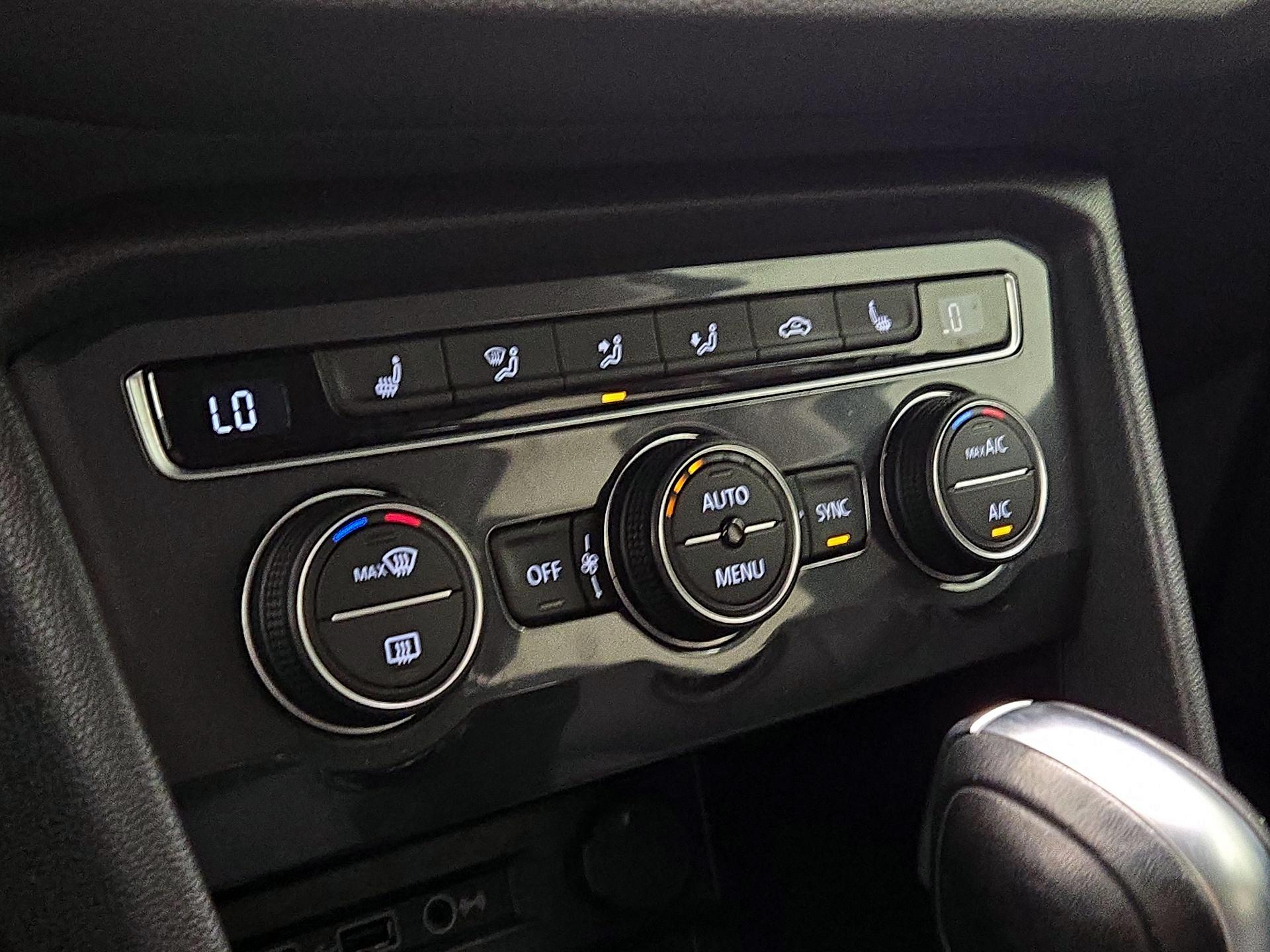 Thumbnail: 2020 Volkswagen Tiguan - 16