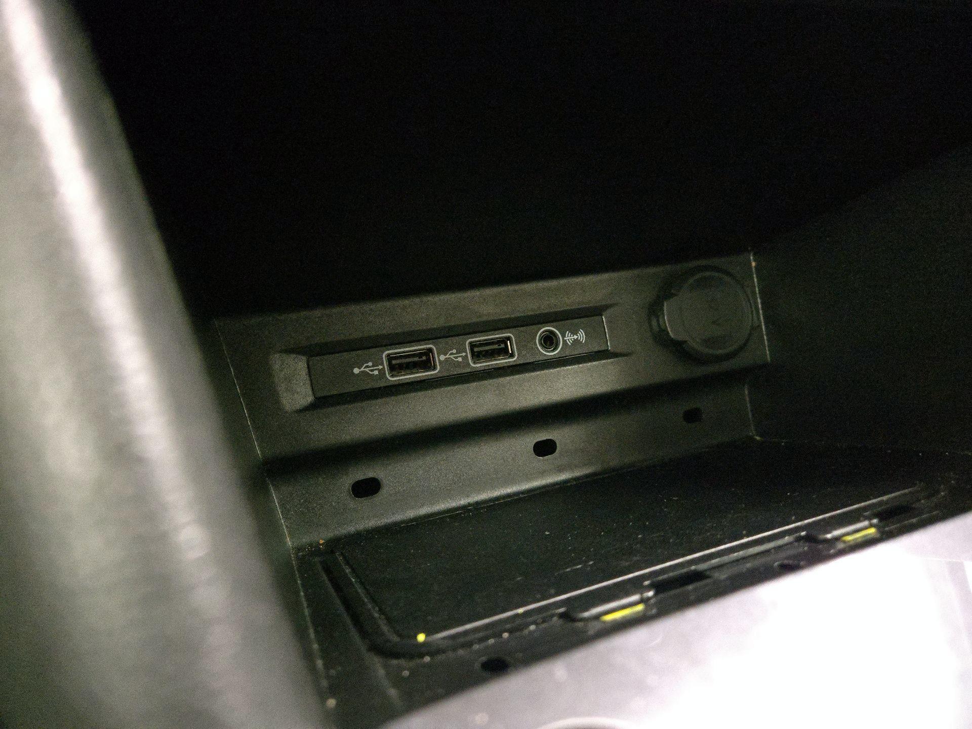 Thumbnail: 2020 Volkswagen Tiguan - 18