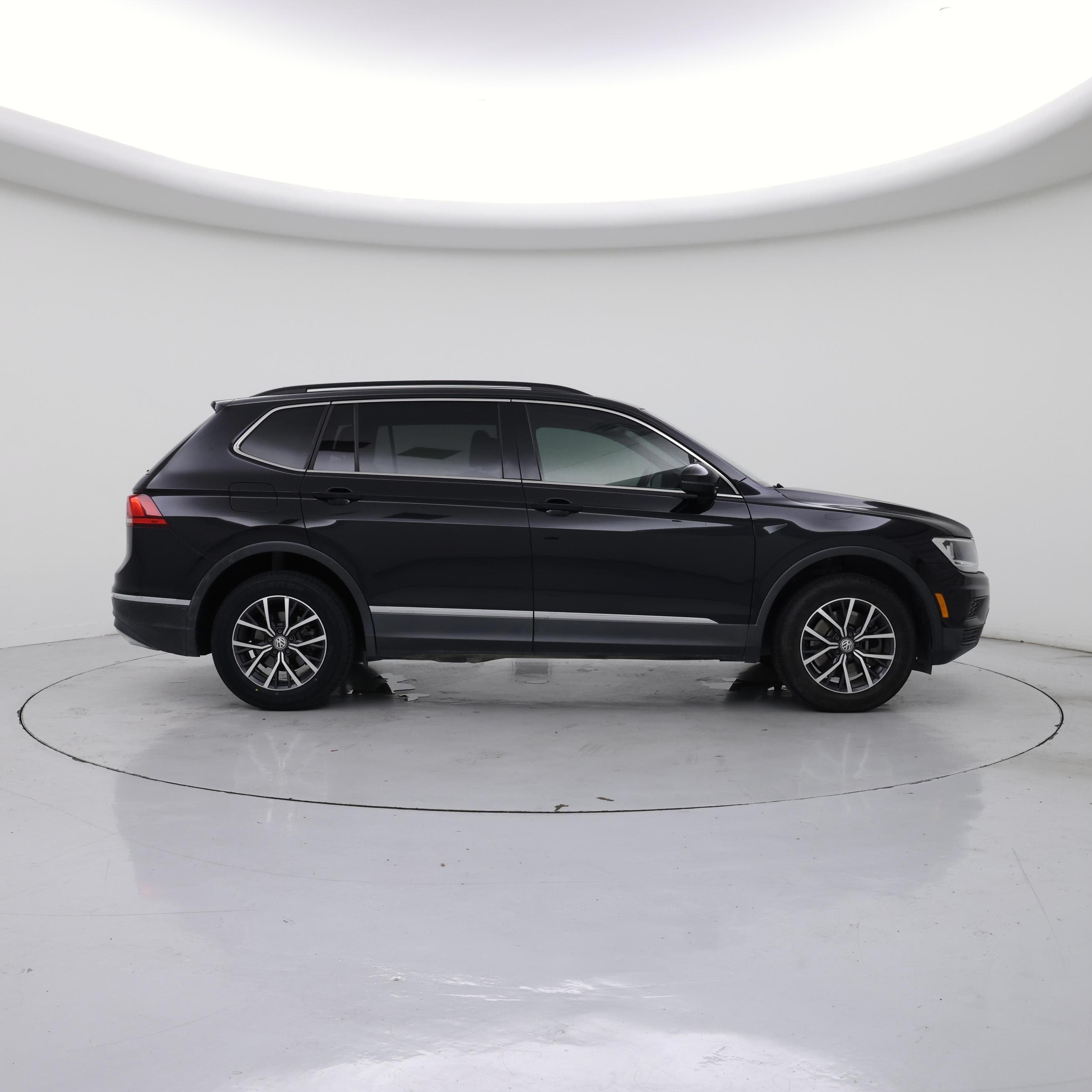 Thumbnail: 2020 Volkswagen Tiguan - 7