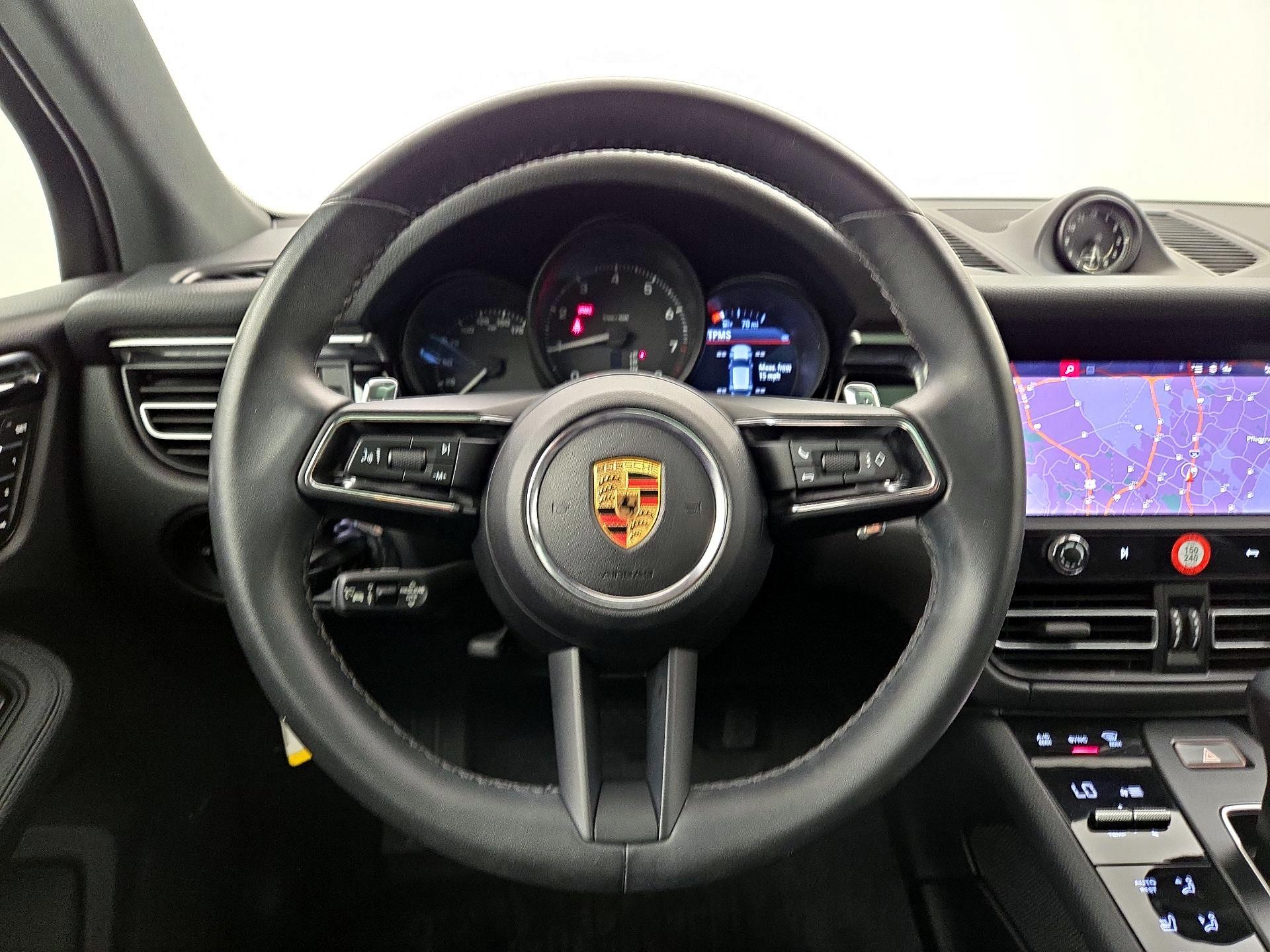 Thumbnail: 2024 Porsche Macan - 10