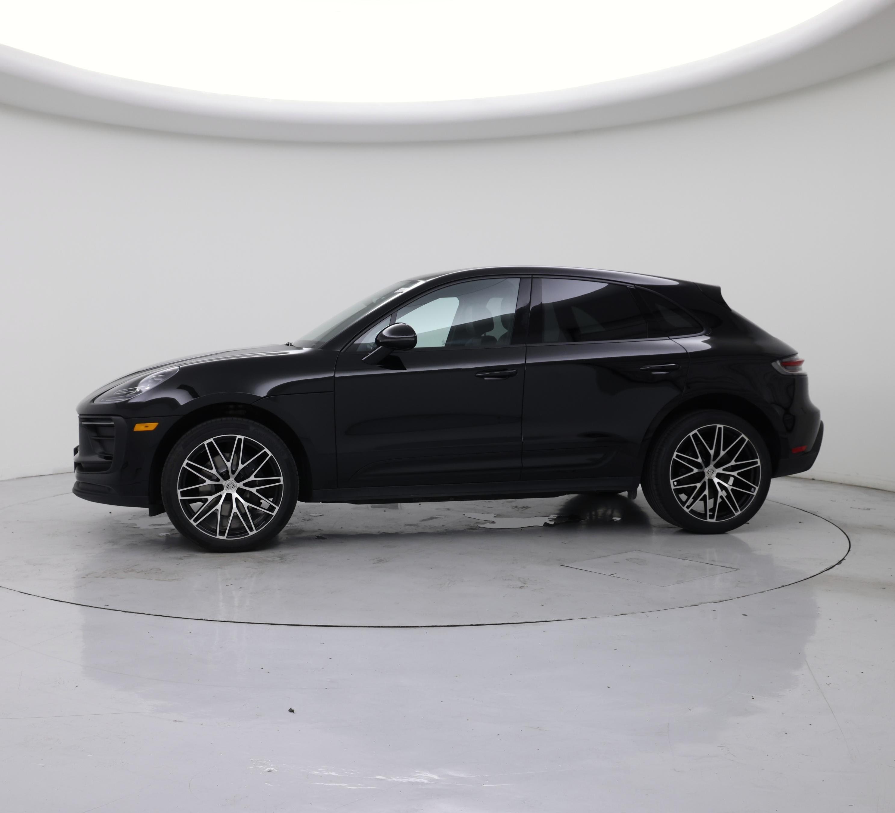 Thumbnail: 2024 Porsche Macan - 3
