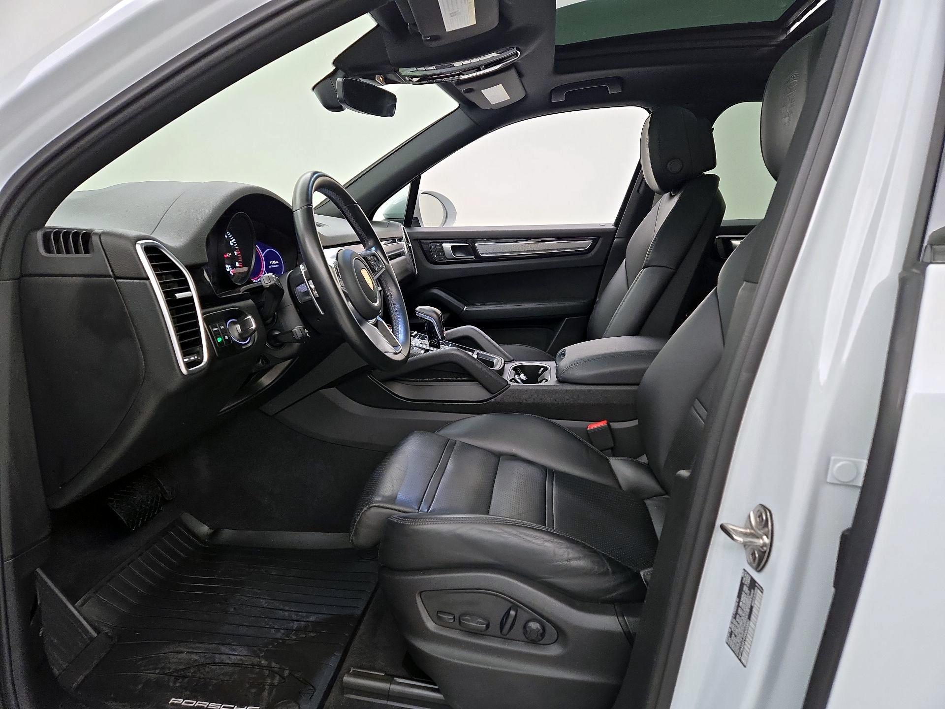 Thumbnail: 2023 Porsche Cayenne - 11