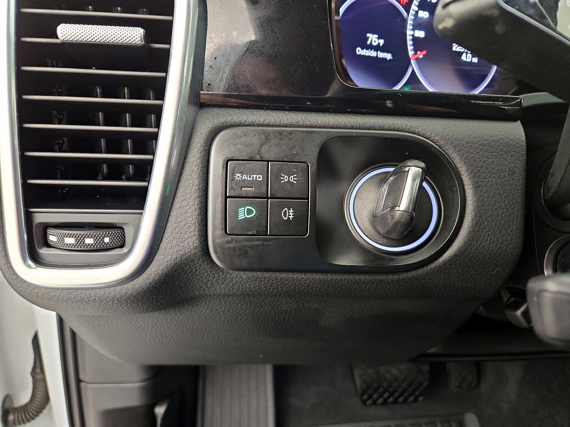 Thumbnail: 2023 Porsche Cayenne - 13