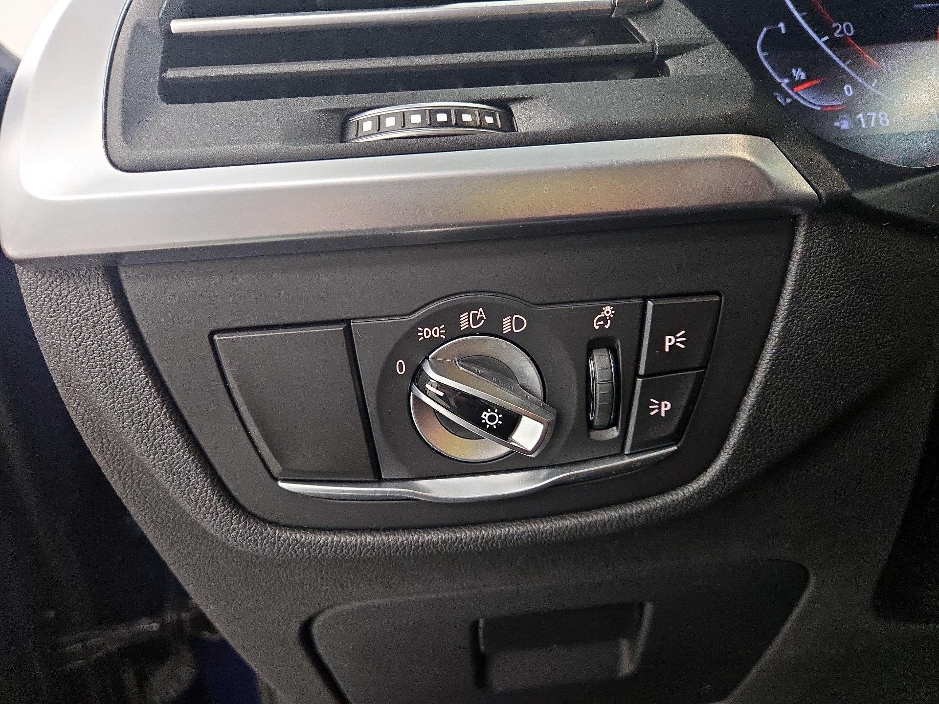 Thumbnail: 2023 BMW X4 - 13