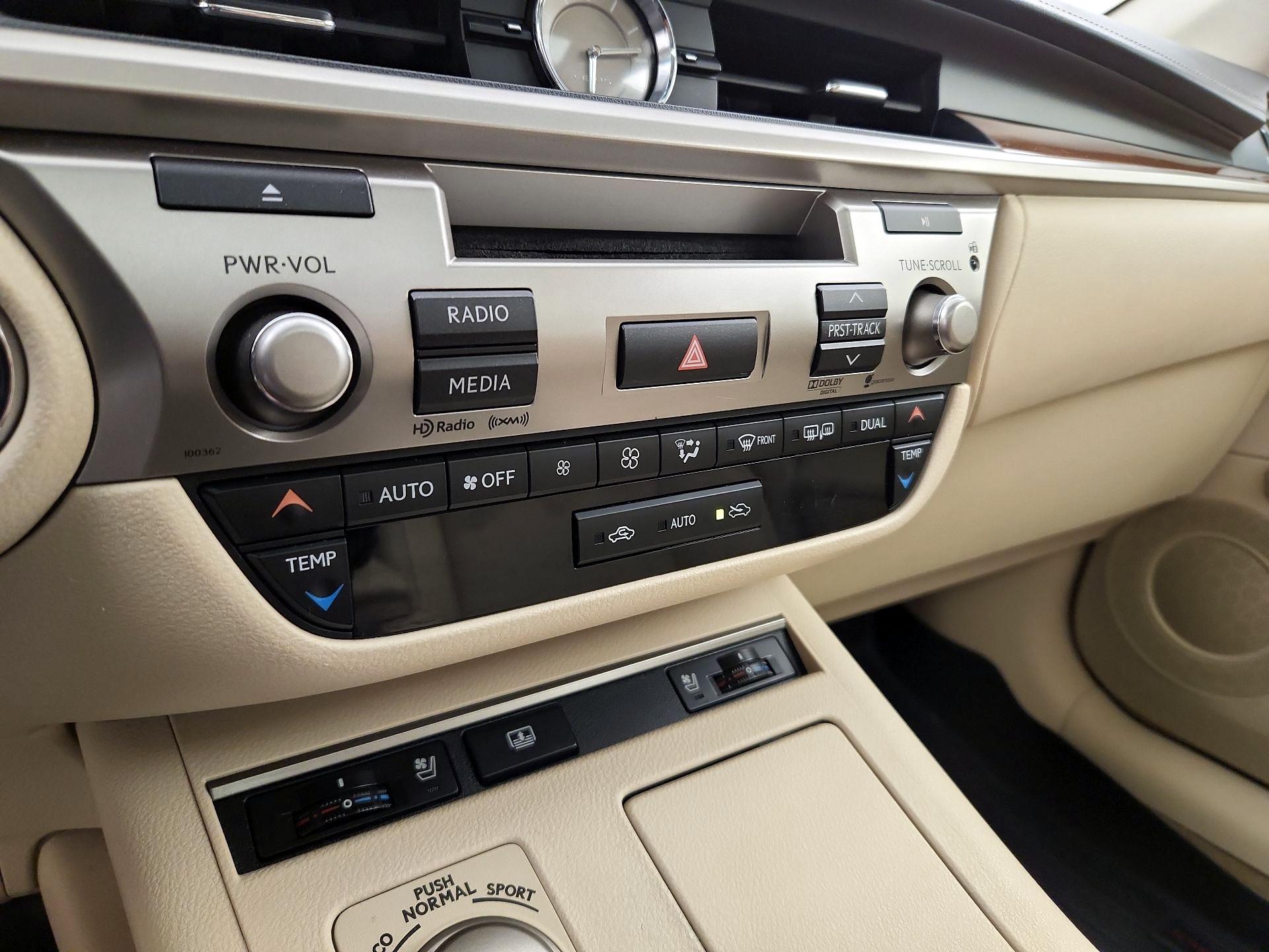 Thumbnail: 2014 Lexus ES - 17