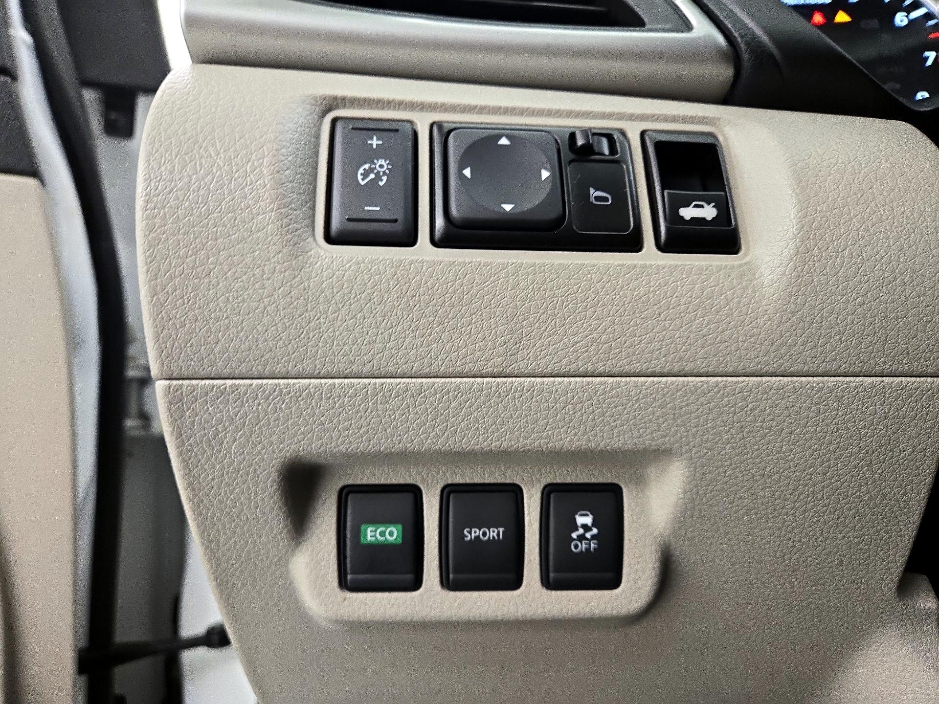 Thumbnail: 2017 Nissan Sentra - 13